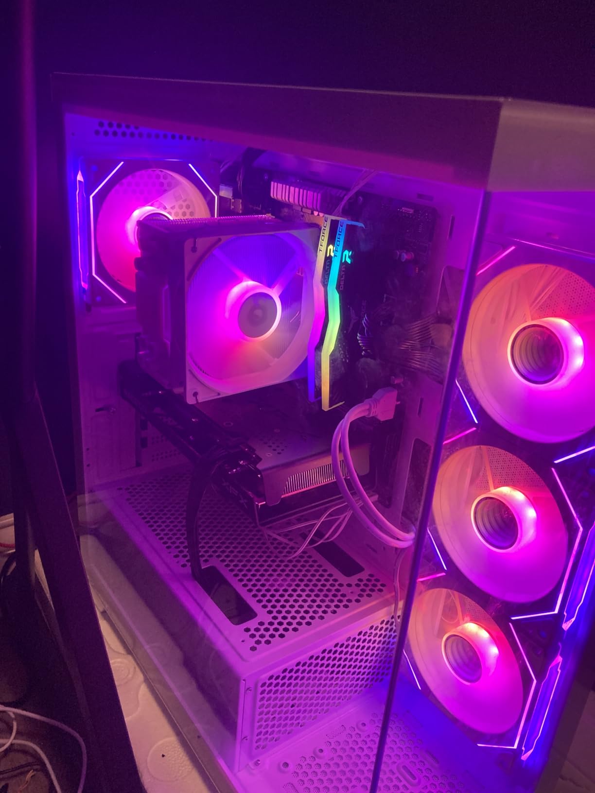 XFX Speedster SWFT210 Radeon RX 7600 Graphics Card with 8GB GDDR6 HDMI 3xDP, AMD RDNA 3 customer photo 1