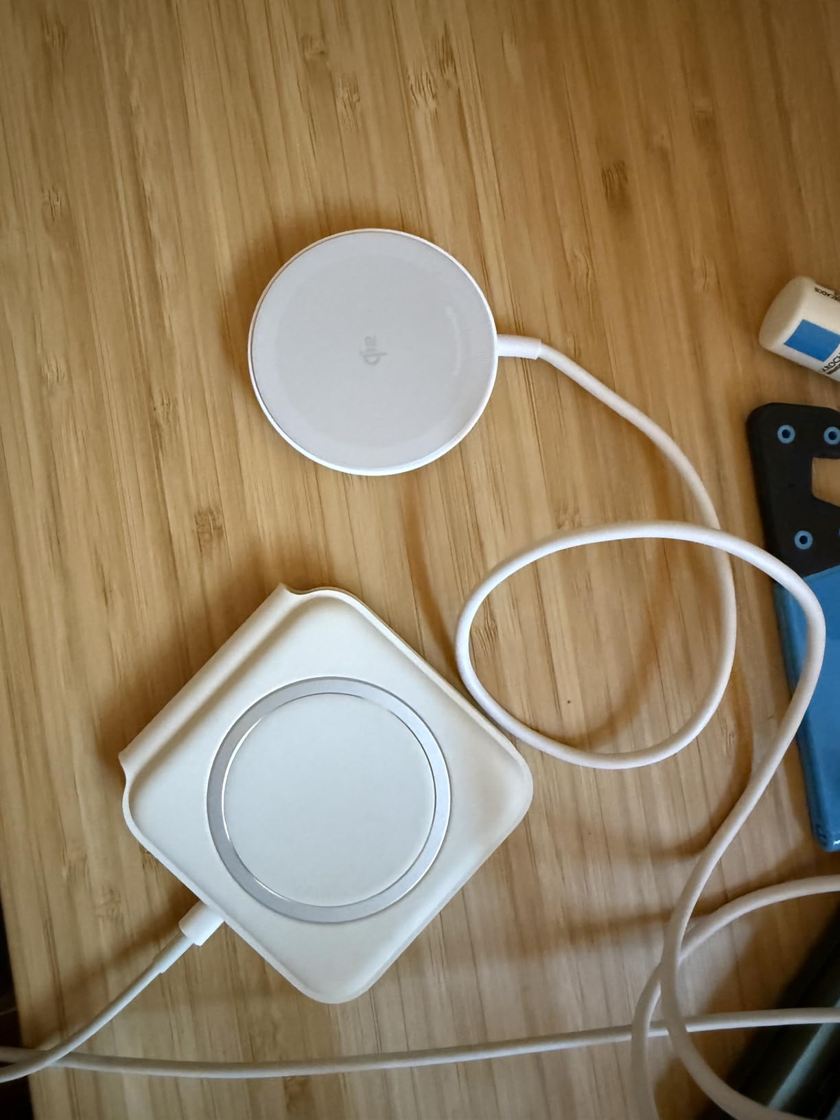 Anker Zolo Magnetic Wireless Charger, 2-Pack Qi2 Certified 15W MagSafe-Compatible Wireless Charging Pad customer photo 2