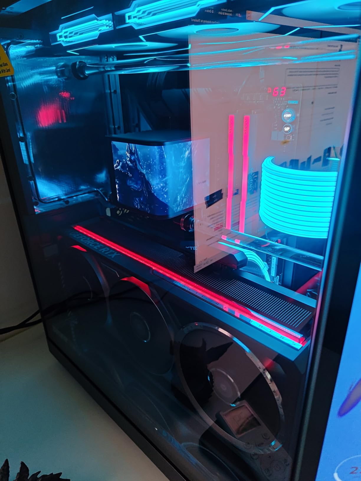 ASUS ROG Astral GeForce RTX 5090 OC Edition Graphics Card, NVIDIA (PCIe 5.0, 32GB GDDR7, HDMI/DP 2.1, 3.8-Slot, 4-Fan Design, Axial-tech Fans, Patented Vapor Chamber) customer photo 1