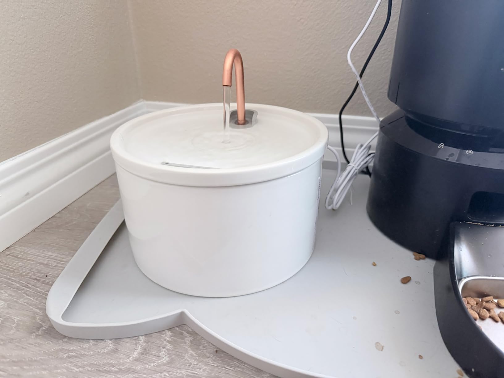 Ceramic Cat Water Fountain - 2.1L/71oz - All-Ceramic Body & Pure Copper Water Spout - Non-Toxic - Automatic Pet Drinking Fountain Indoor with Ultra-Quiet Pump, and 3Pcs Filter & Sponge (White) customer photo 2