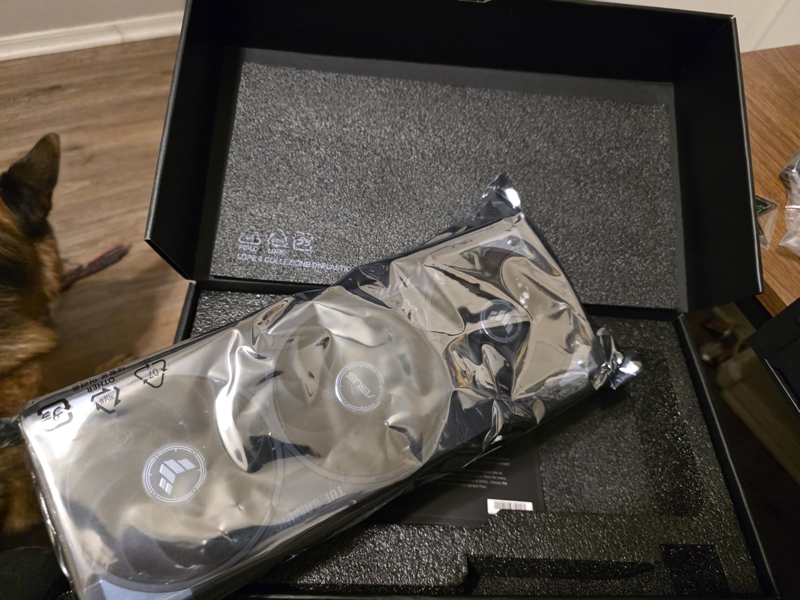 ASUS TUF GeForce RTX 5070 12GB GDDR7 OC Edition Graphics Card, NVIDIA, Desktop (PCIe 5.0, HDMI/DP 2.1, 3.125-Slot, Military-Grade Components, Protective PCB Coating, Axial-tech Fans) customer photo 2