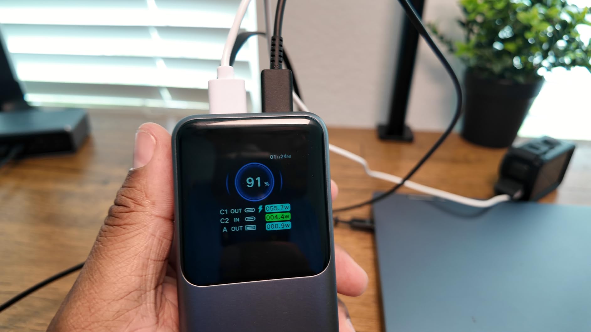 UGREEN Nexode Power Bank 20000mAh 165W with Built-in USB C Cable Laptop Travel Portable Charger, 100W Input, Fast Charging customer photo 2