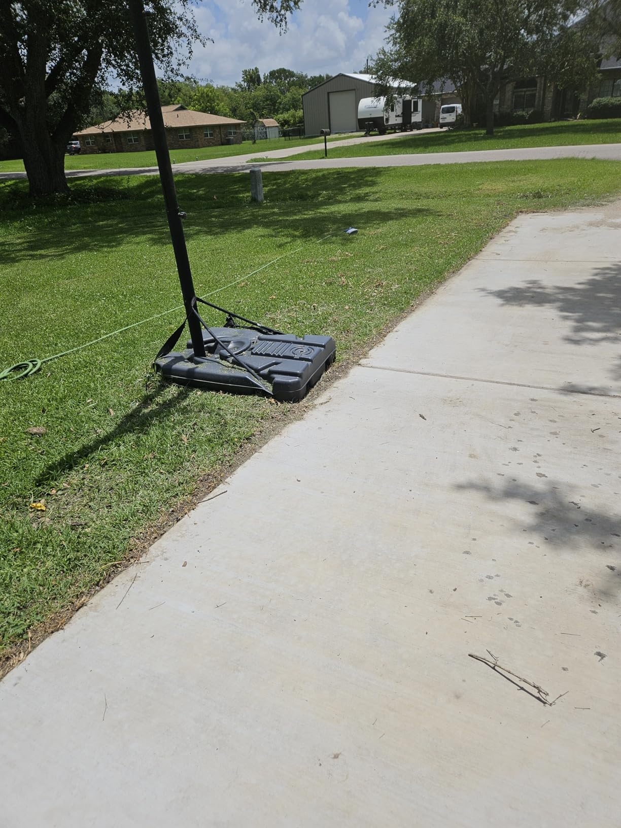 Walensee Wheel Rotary Edger, 69.7 Inch Hand Manual Edger Lawn Tool with Adjustable Stainless Steel Handle, Trimming Grass Weed Edger with Cushion Grip for Garden Sidewalks Driveways and Landscaping customer photo 1