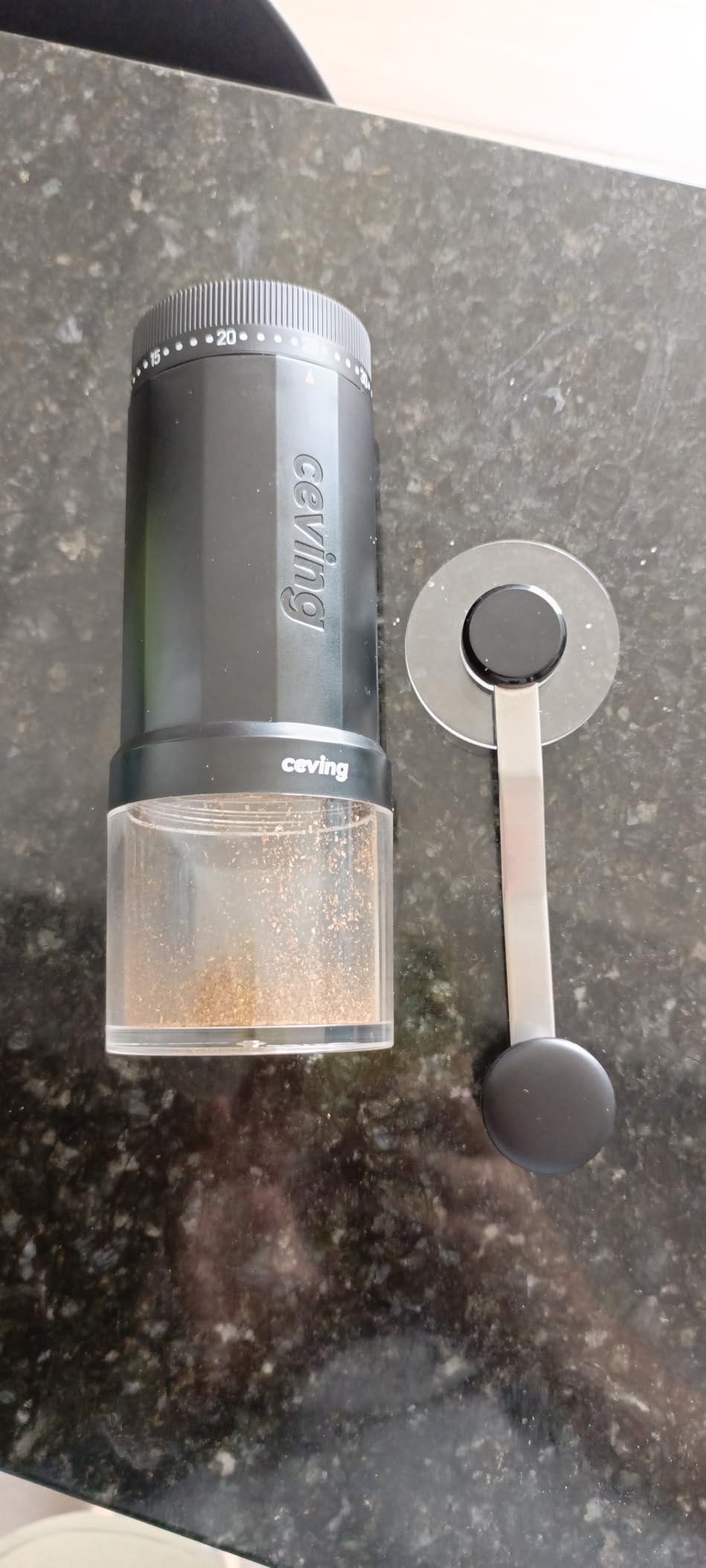 World's First 60g Large Capacity Manual Coffee Grinder, Portable Hand Coffee Bean Mill with 40 Adjustable Settings, Stainless steel Burr Grinder for Espresso, Pour Over, Camping, Travel, Gift, etc customer photo 1