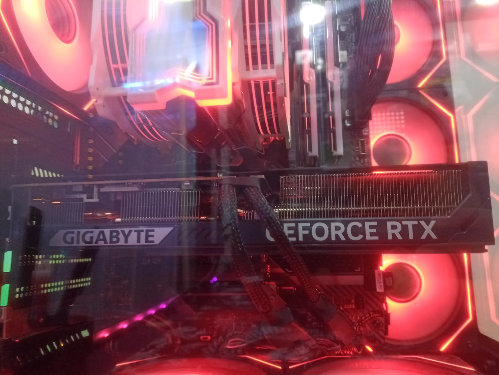 GIGABYTE GeForce RTX 5070 WINDFORCE OC SFF 12G Graphics Card customer photo 1