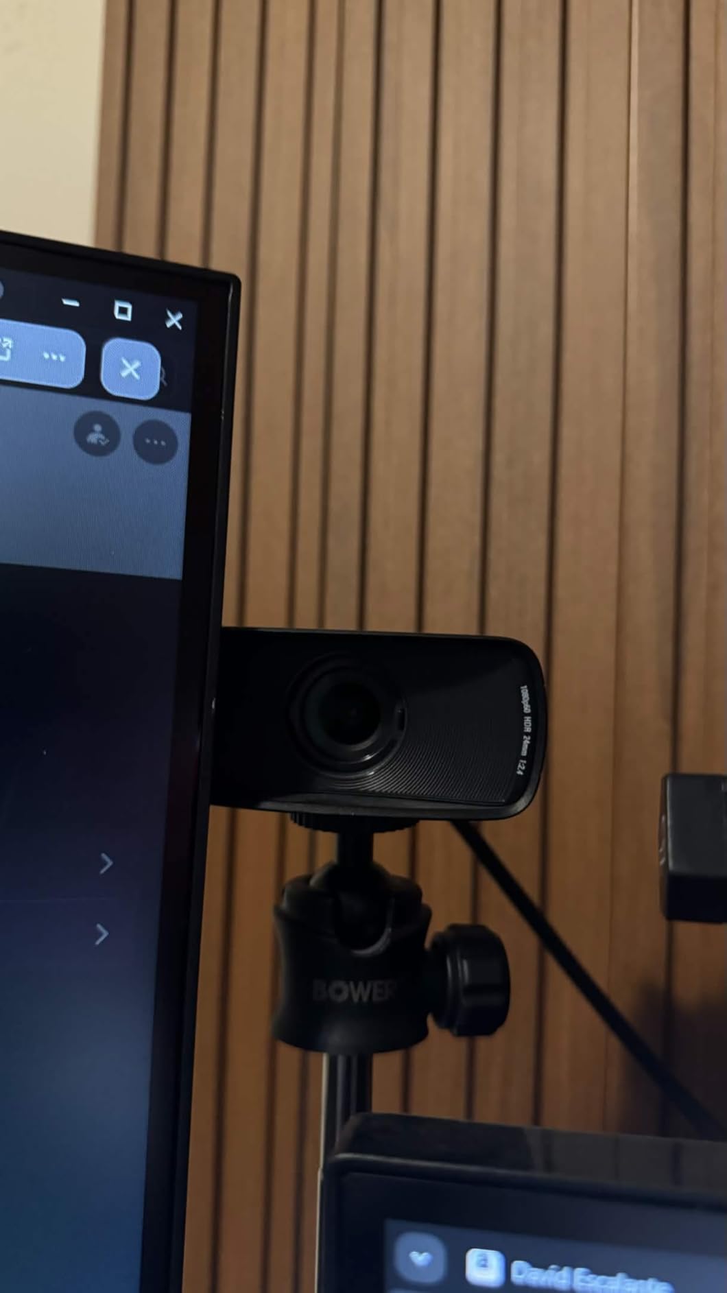 Elgato Facecam 4K - 4K60 Studio Webcam, DSLR-Like Control, Cinematic Effects, 49mm Lens Filters, HDR, Uncompressed Video, Optimized Focus Area | USB-C for PC & Mac customer photo 1