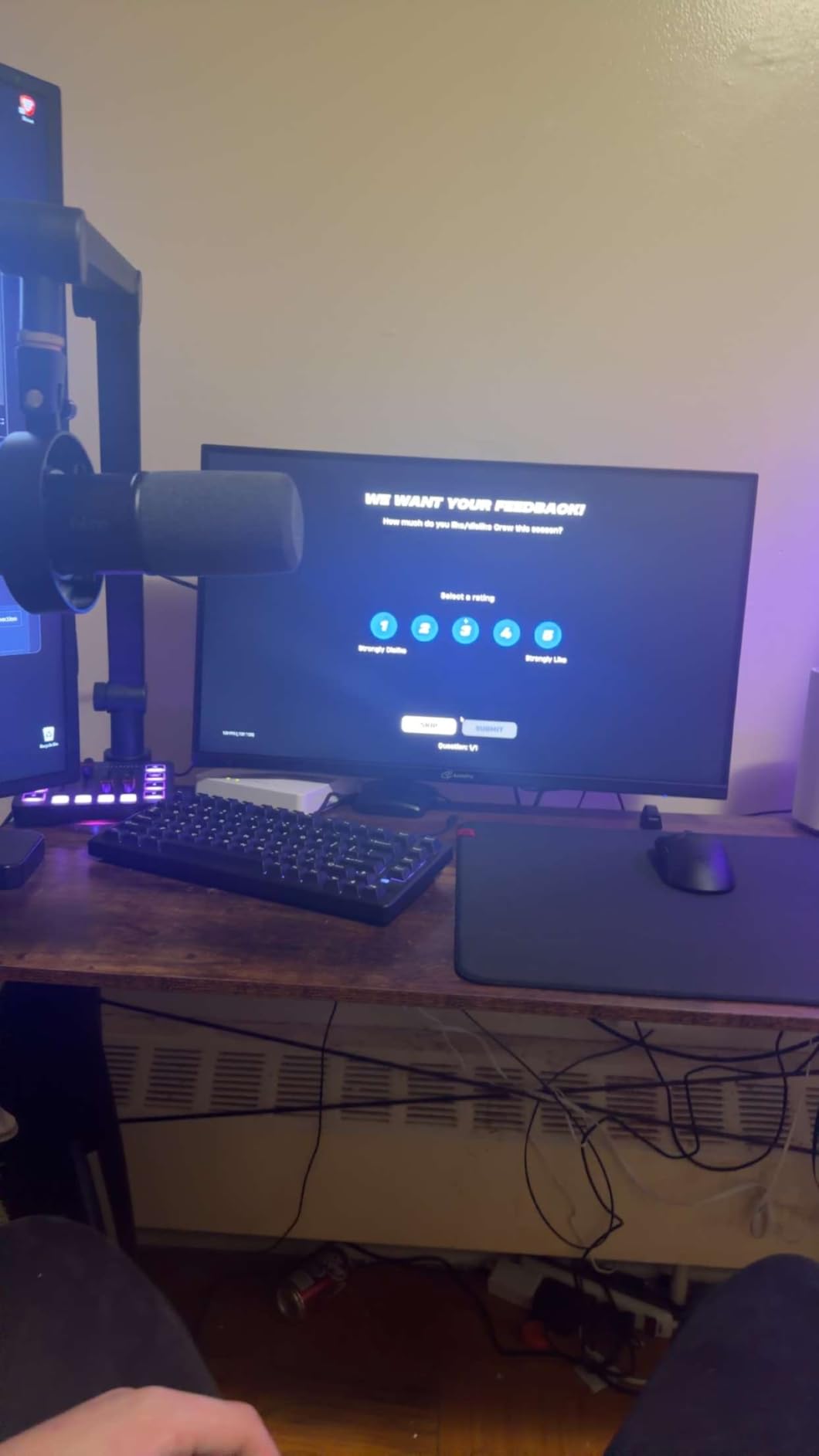 BenQ ZOWIE G-TR Large Esports Gaming Mouse Pad, Humidity Resistance Cloth, Consistent and Controlling Glide, Softer Uniform high-Density Rubber Base, Stitched Edges, Anti-Slip Base customer photo 1