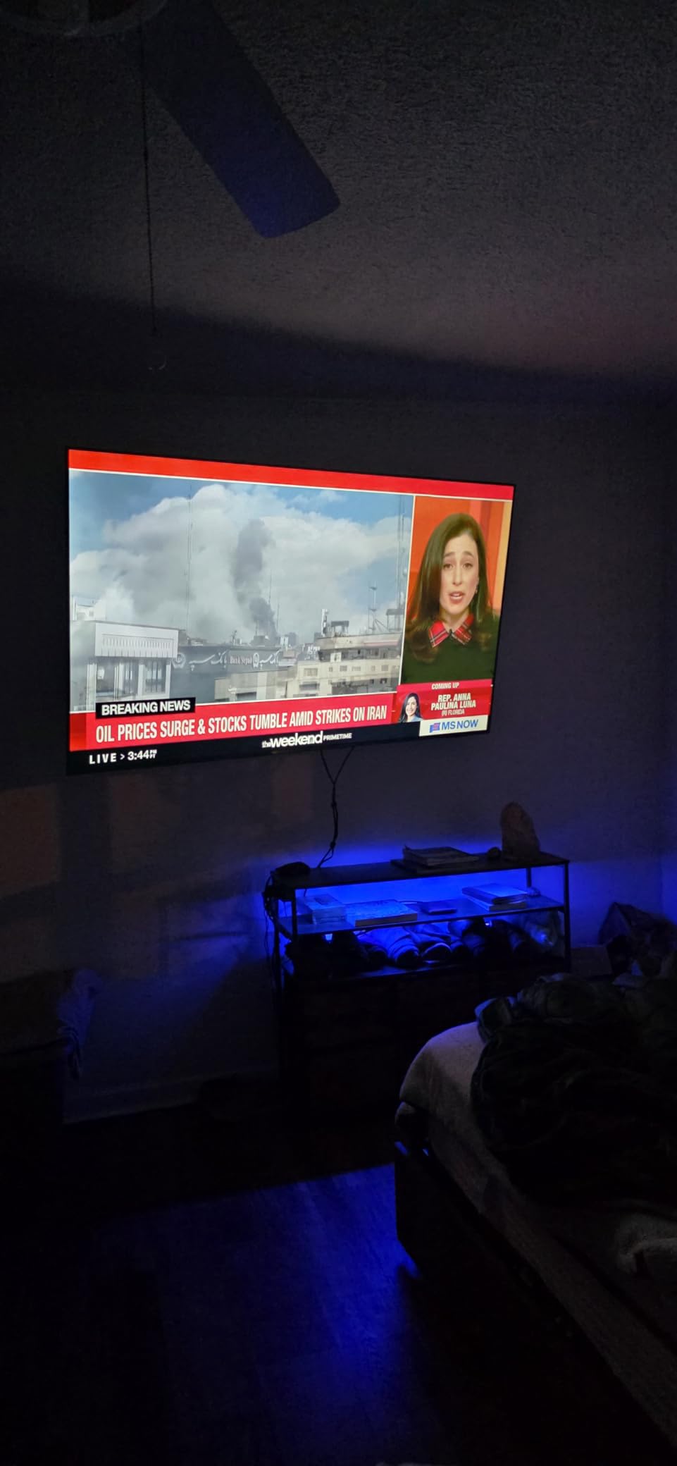 Samsung 50-Inch Class Crystal UHD U8000F 4K Smart TV (2025 Model) Endless Free Content, Crystal Processor 4K, MetalStream Design, Knox Security, Alexa Built-in customer photo 2