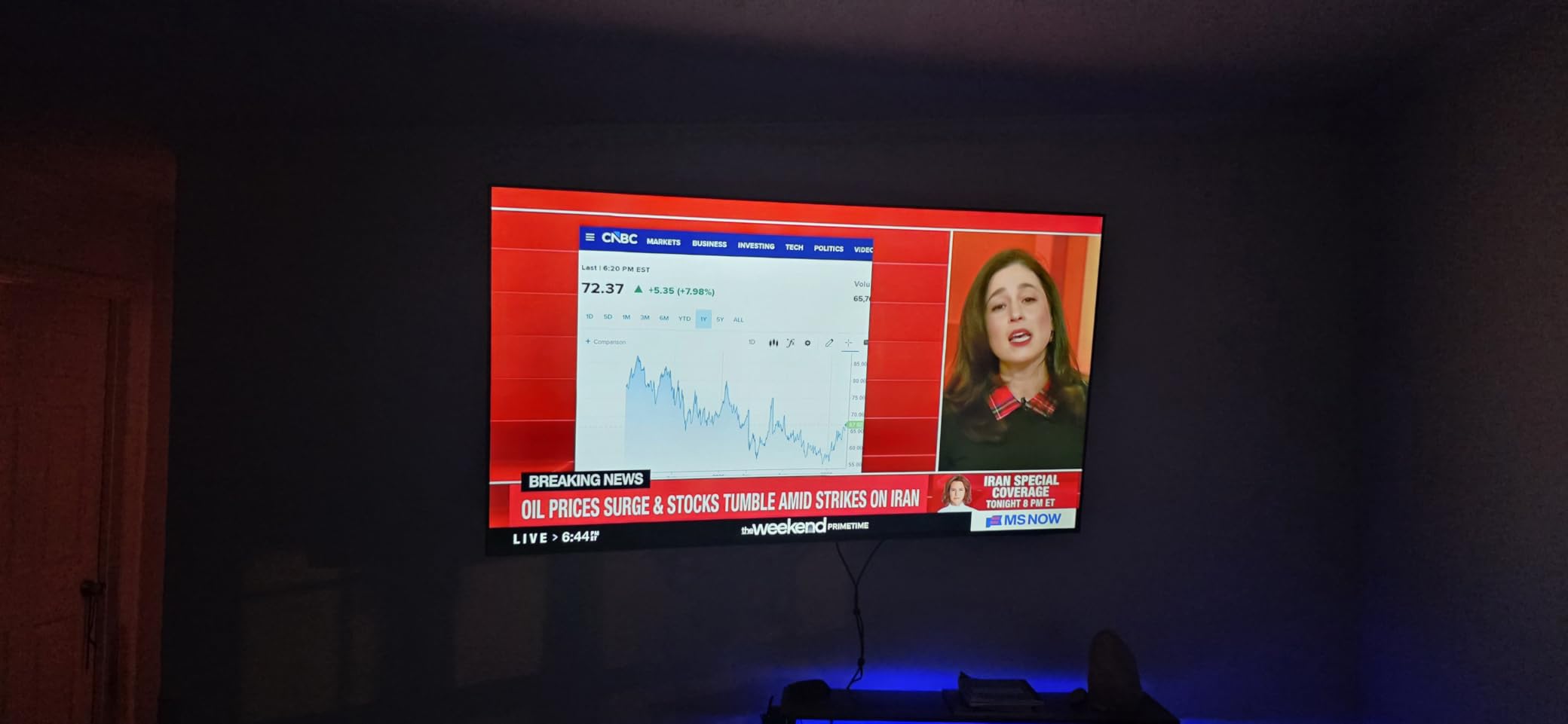 Samsung 43-Inch Class Crystal UHD U8000F 4K Smart TV (2025 Model) Endless Free Content, Crystal Processor 4K, MetalStream Design, Knox Security, Alexa Built-in customer photo 1