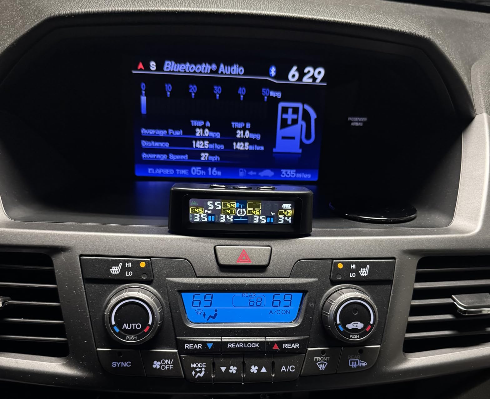 RV Tire Pressure Monitoring System -TPMS Tire Pressure Monitor with 6 Sensors, M12-3 TPMS Solar Charge & USB Color LCD Display, 0-9.9BAR/144PSI Range, 6 Alarm Modes for RV/Trailer/Truck IP67 customer photo 1