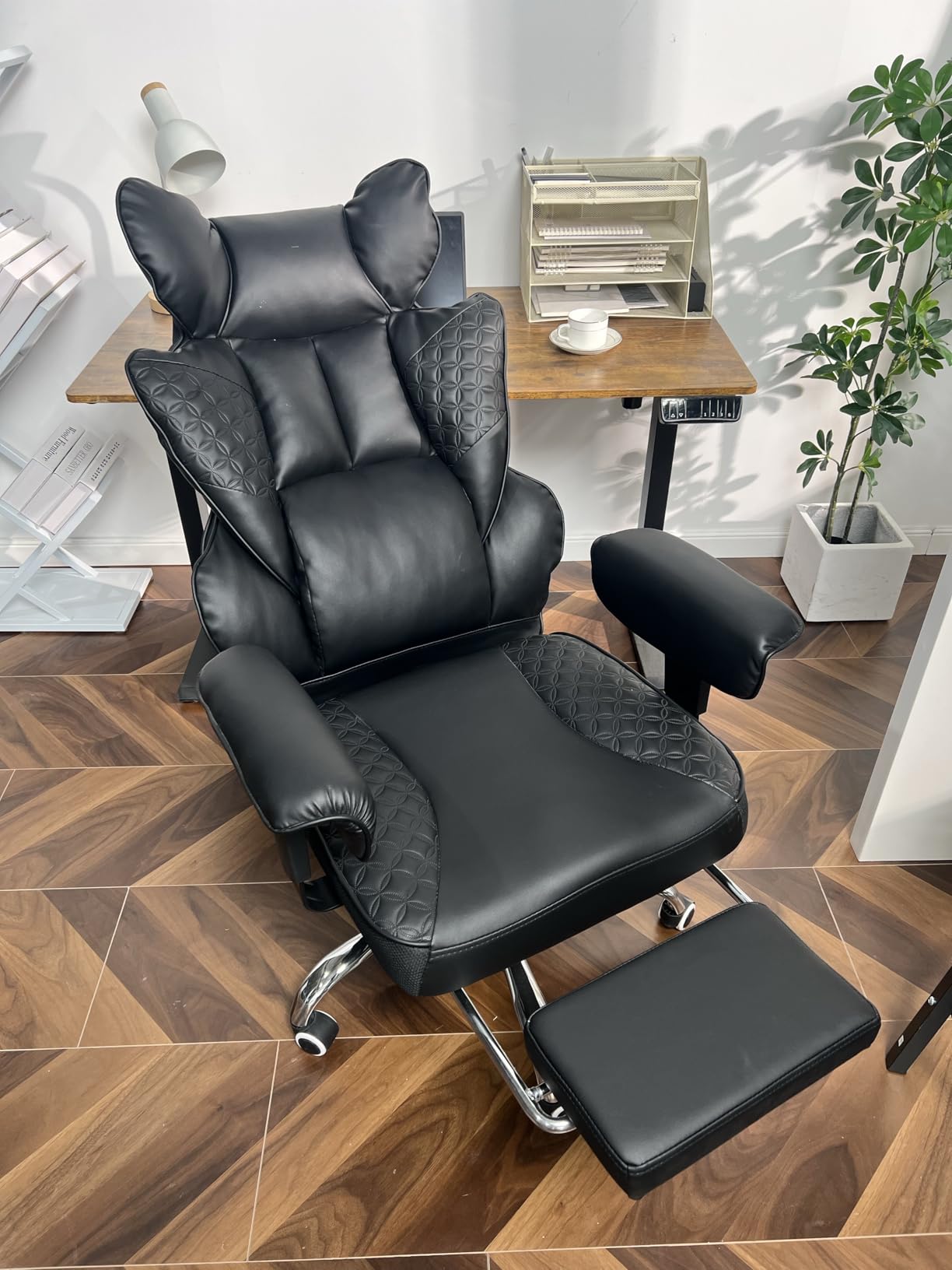 COMHOMA Big and Tall Office Chair Heavy Duty Wide Ergonomic Gaming Chair with Deluxe Embossing Designed Leather with Foot Rest,150°Reclining Adjustable Armrests Pocket Spring Back Support and Pillow customer photo 1