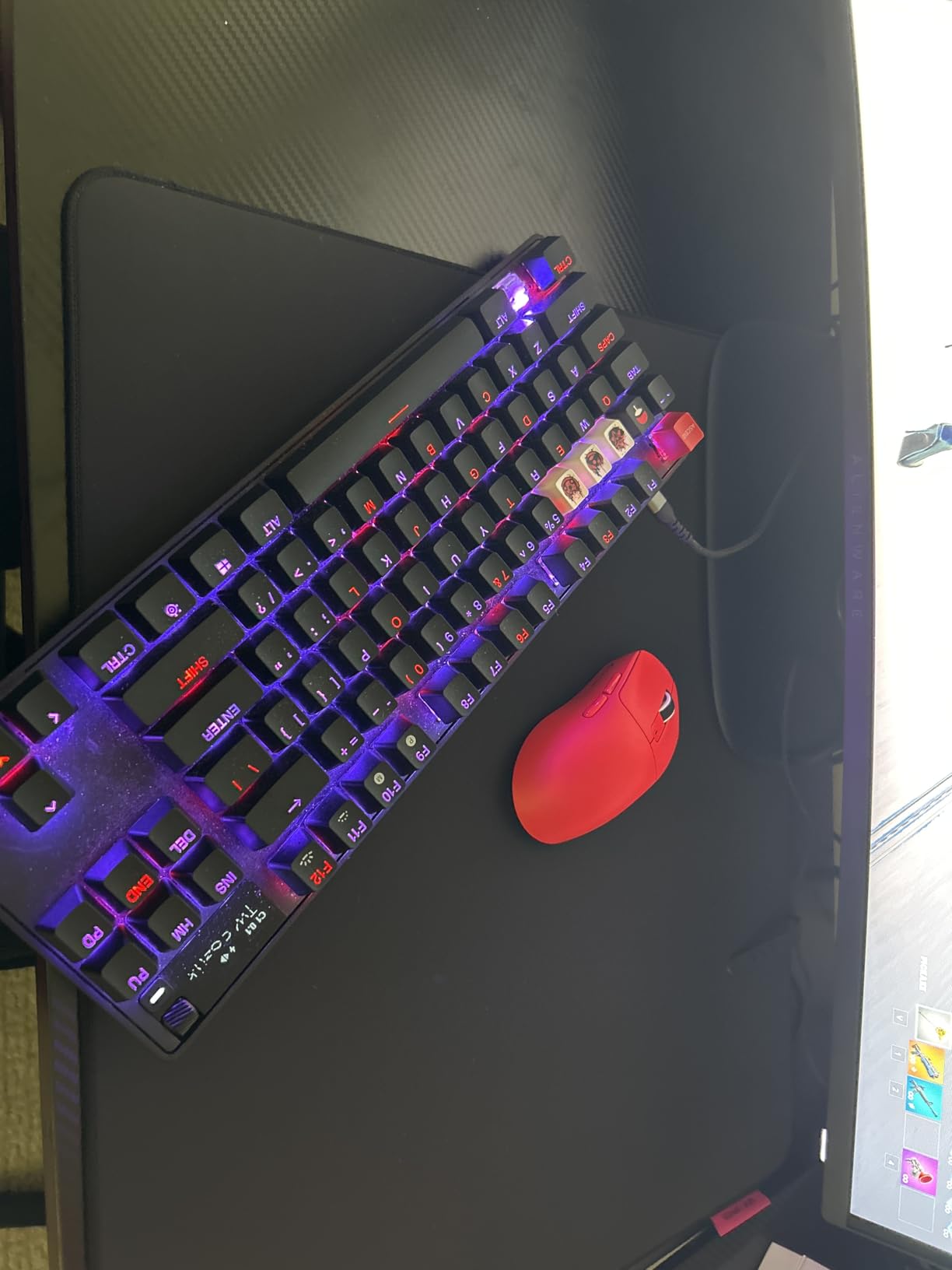 SteelSeries QcK L Performance Speed Gaming Mousepad - Extra Density for a Smooth Glide - Low-Profile Edge Stitching - Non-Slip Neoprene Rubber Base - 16.54 x 19.29 inch - FPS, MOBAs, RTS, MMO customer photo 2