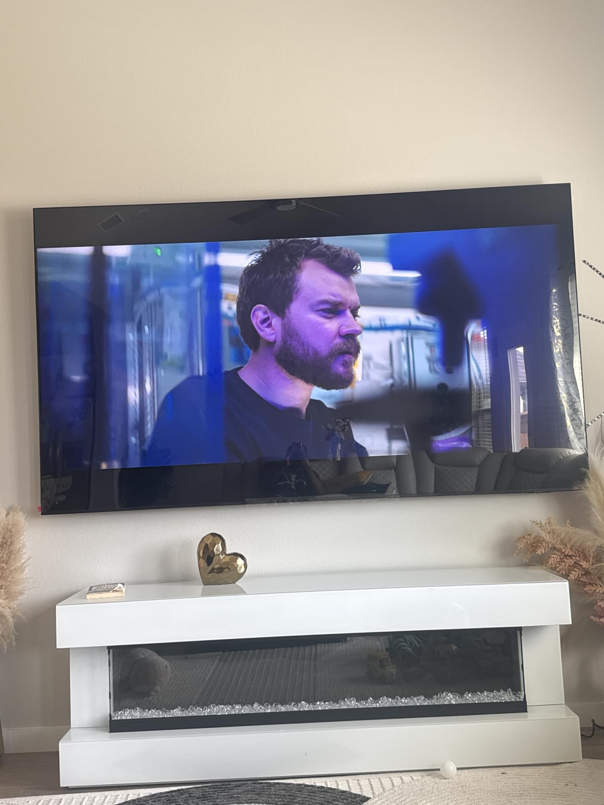 Samsung 85-Inch Class QLED Q7F Series Samsung Vision AI Smart TV (2025 Model, 85Q7F) Quantum HDR, Object Tracking Sound Lite, Q4 AI Gen1 Processor, 4K upscaling, Gaming Hub, Alexa Built-in customer photo 2