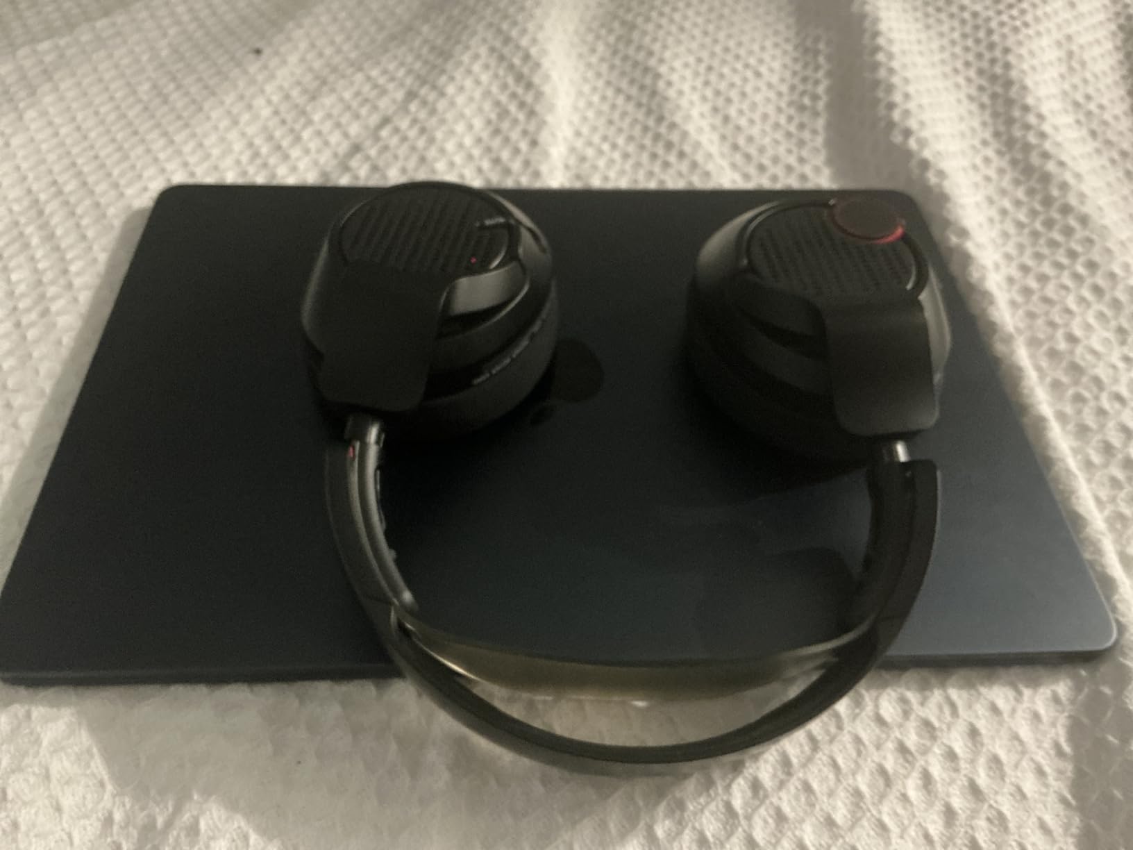 Apple 2025 MacBook Air 15-inch Laptop with M4 chip: Built for Apple Intelligence, 15.3-inch Liquid Retina Display, 16GB Unified Memory, 256GB SSD Storage, 12MP Center Stage Camera, Touch ID; Sky Blue customer photo 1