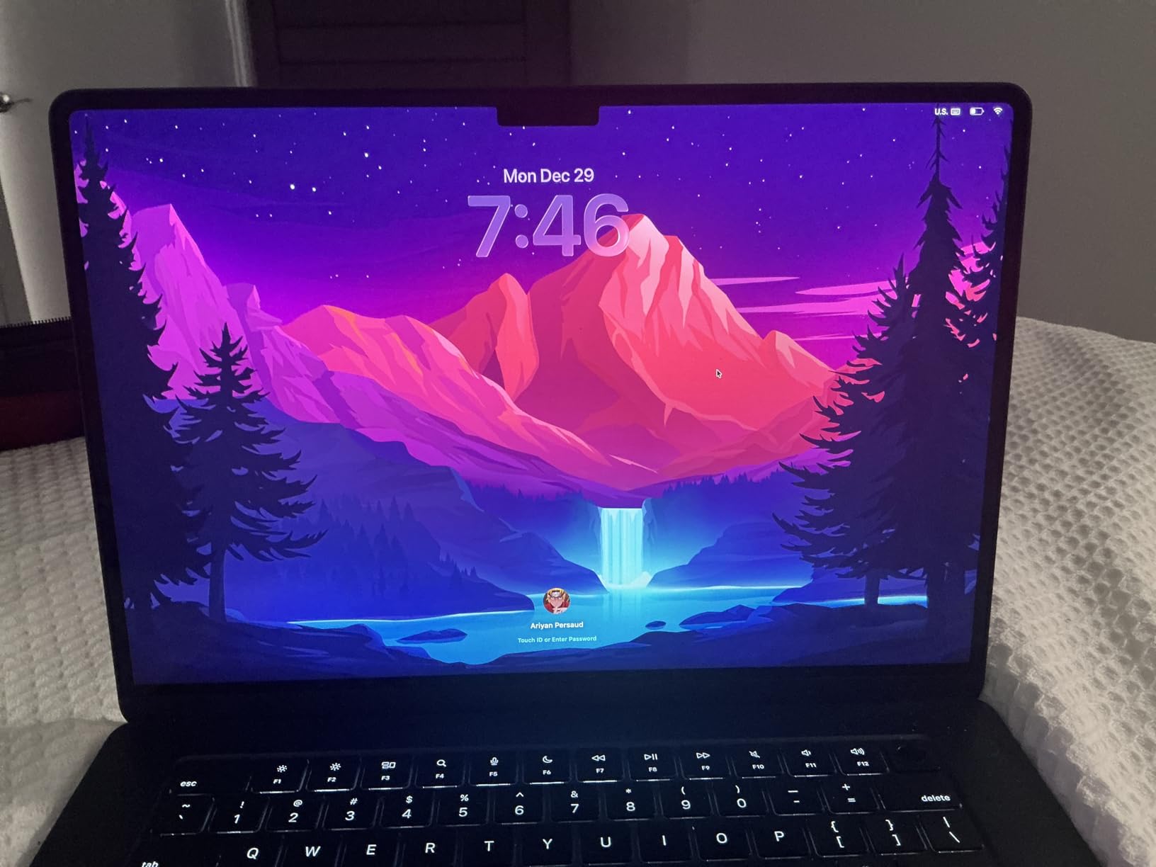 Apple 2025 MacBook Air 15-inch Laptop with M4 chip: Built for Apple Intelligence, 15.3-inch Liquid Retina Display, 16GB Unified Memory, 256GB SSD Storage, 12MP Center Stage Camera, Touch ID; Sky Blue customer photo 2