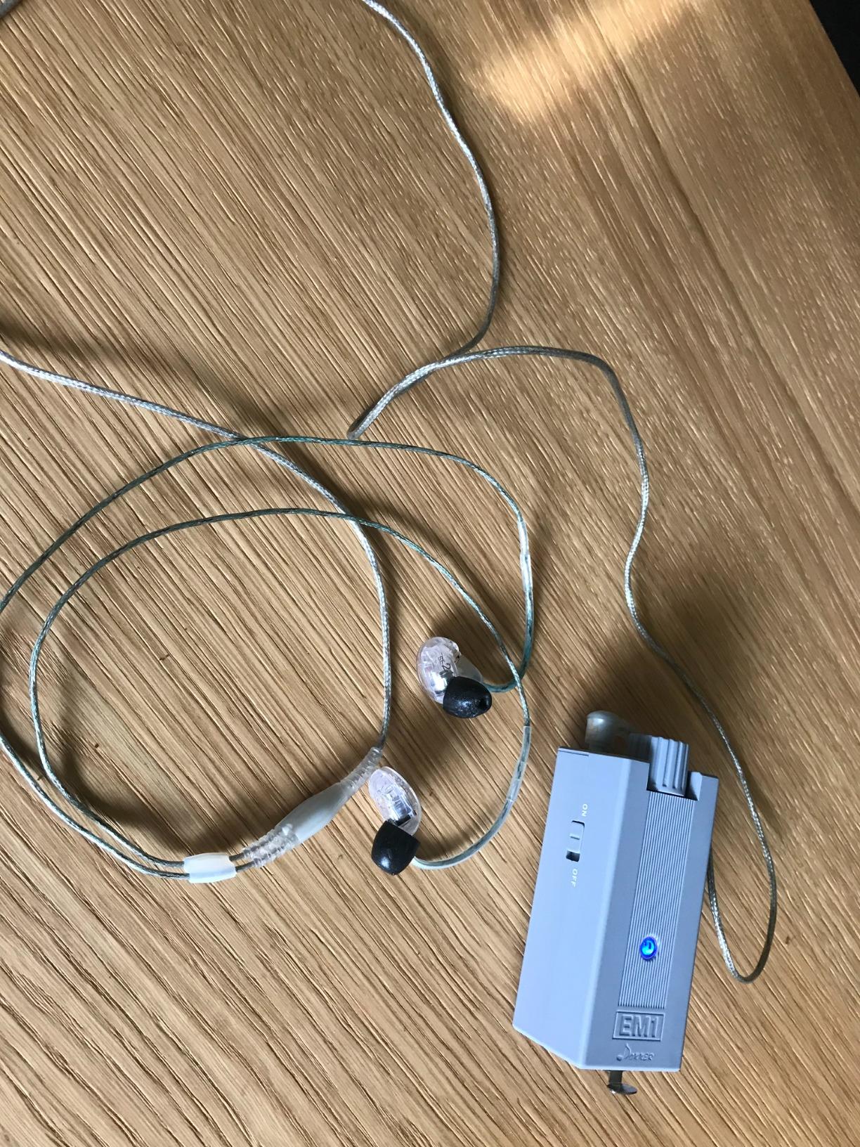 Donner EM1 Portable Analog Headphone Amplifier, Rechargeable in-Ear On-Ear Monitor Amplifier Stereo Headset Earphone Amp, with Volume Control, Audio Booster, XLR, TRS Input, 3.5mm Output Jack, Black customer photo 2