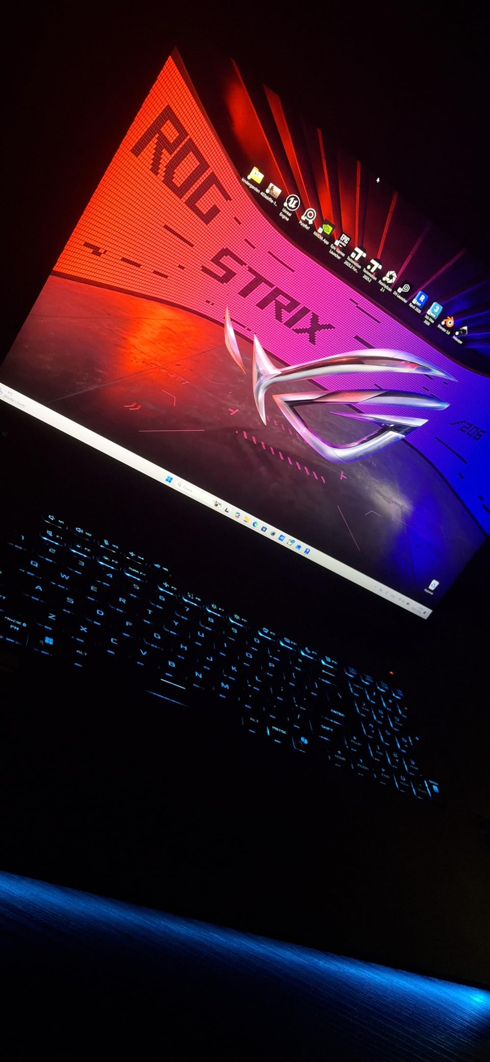 ASUS ROG Strix G18 (2025) Gaming Laptop, 18