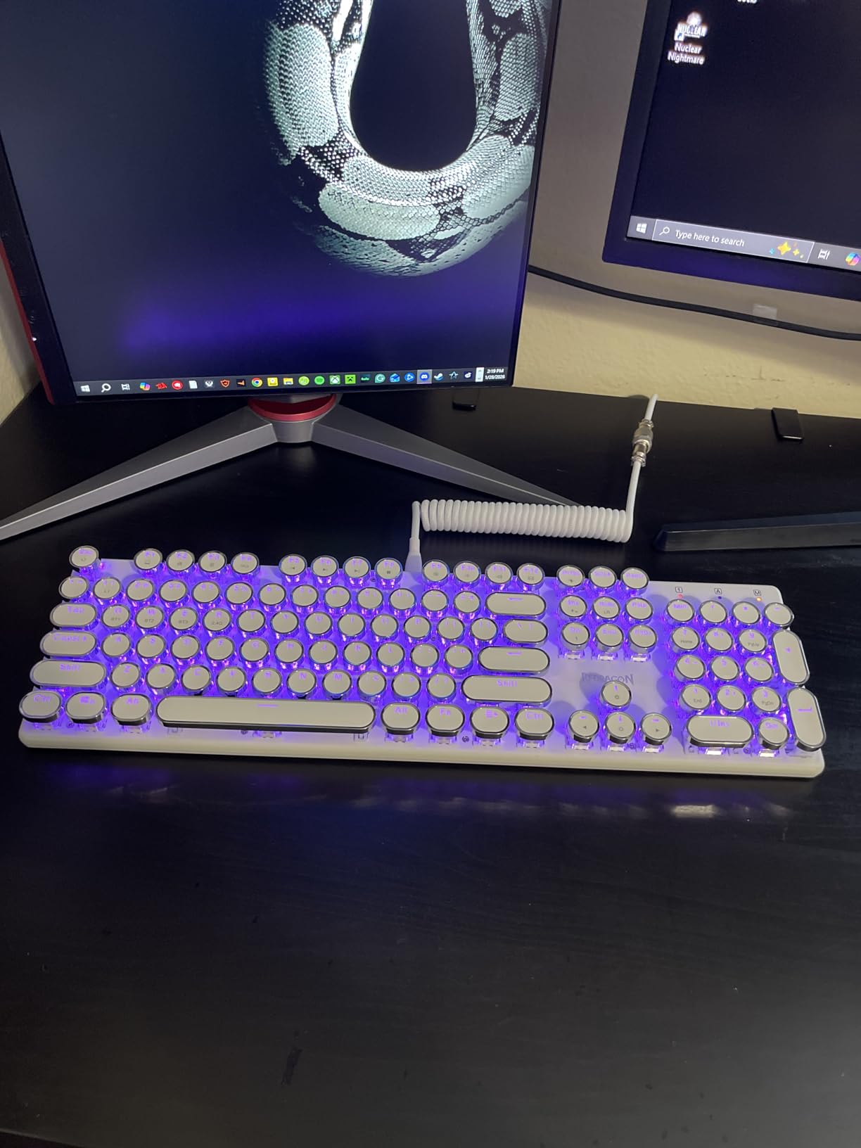 Redragon Wireless Typewriter Style Mechanical Gaming Keyboard, Bluetooth/2.4Ghz/Wired, RGB Backlit, Rechargeable, Blue Switch - Clicky, Metal Panel, Round Keycaps, Black customer photo 1