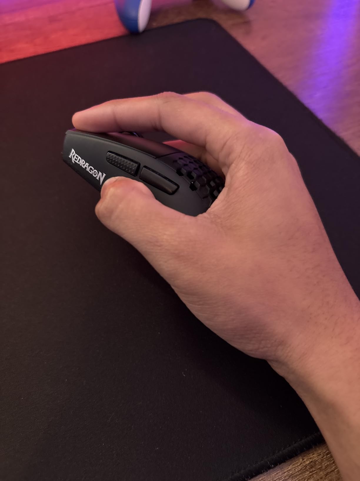 Redragon M725 Honeycomb Shell Gaming Mouse Wireless, Ultra Lightweight 49g, 8000 DPI Tri-Mode BT5.1/2.4GHz/Type-C Wired Gamer Mouse with 2 Side Buttons, Macro Programmable for PC/Mac/Laptop, Black customer photo 2