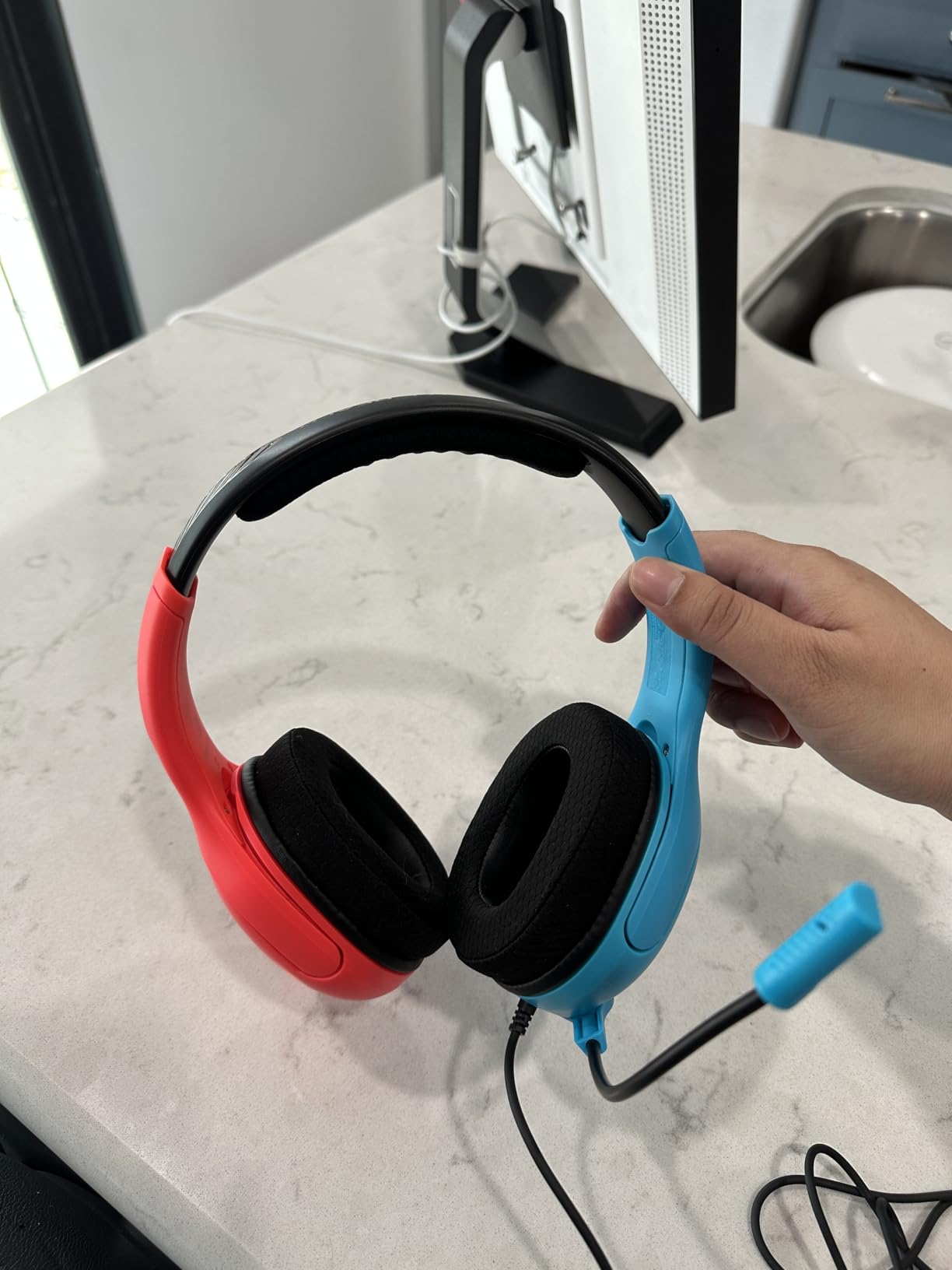 Turtle Beach Airlite Fit Wired Gaming Headset: Officially Licensed for Nintendo Switch, Nintendo Switch 2/Lite/OLED Model - Flip-to-Mute Mic, Over-Ear Comfort Cushions, 40mm Speakers - Neon Blue & Red customer photo 2