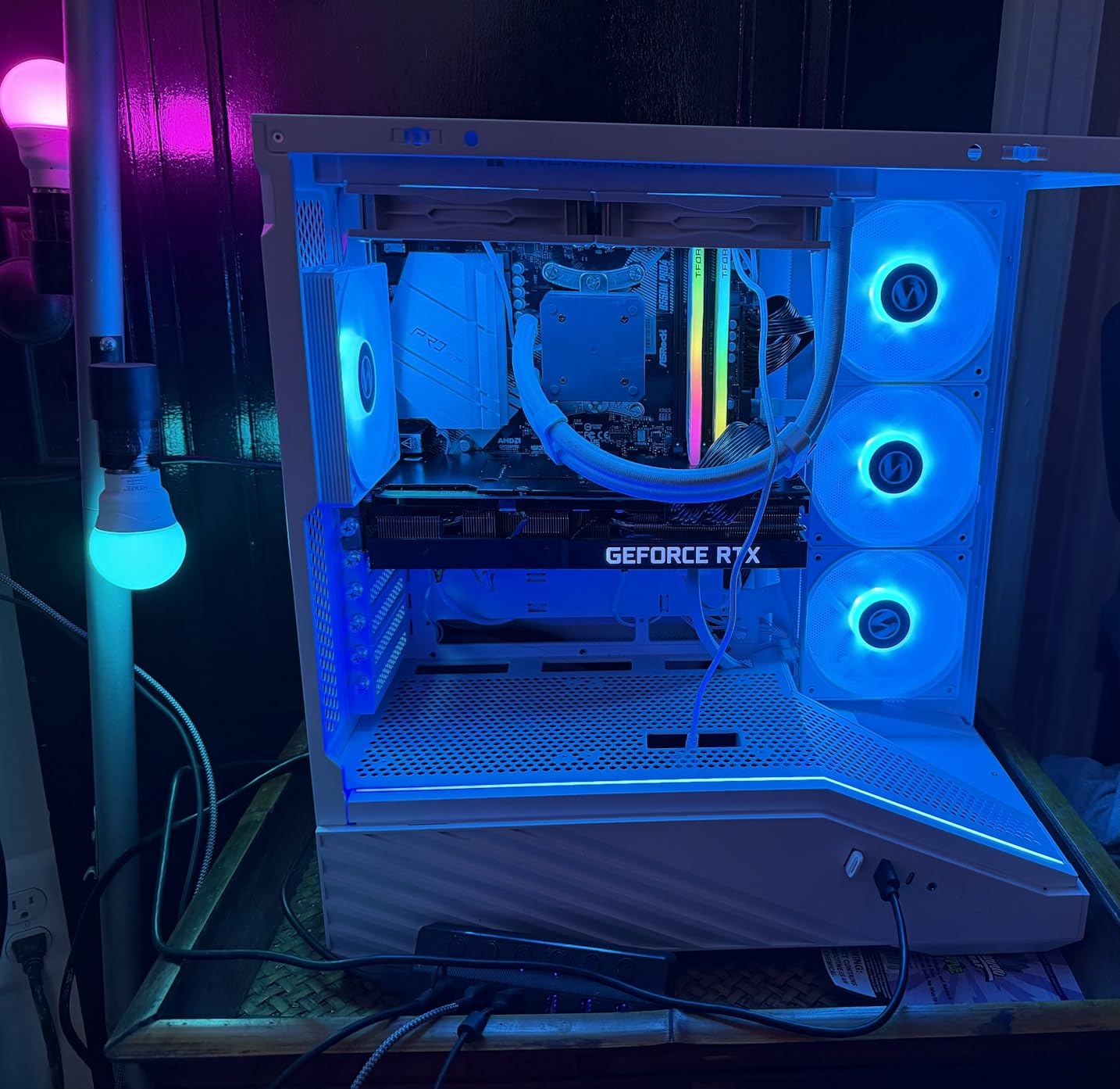 Lian Li V100 ATX Mid-Tower PC Case, 4 x 120mm ARGB PWM Fans Pre-Installed, LED RGB Strip, Display Platform with Tempered Glass, Support 420mm GPUs, 360mm Radiator, Optimized Airflow - Black (V100RX) customer photo 1