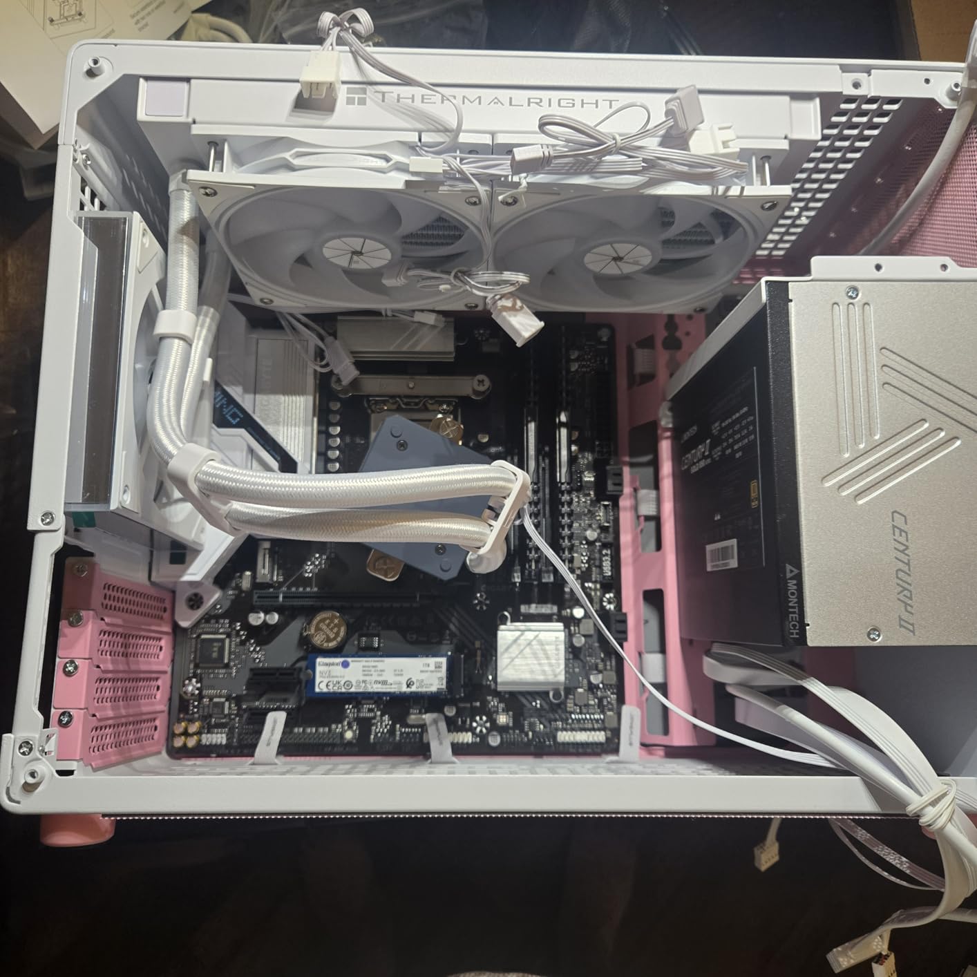 MONTECH Century II 850W High-End ATX Gaming Power Supply customer photo 2
