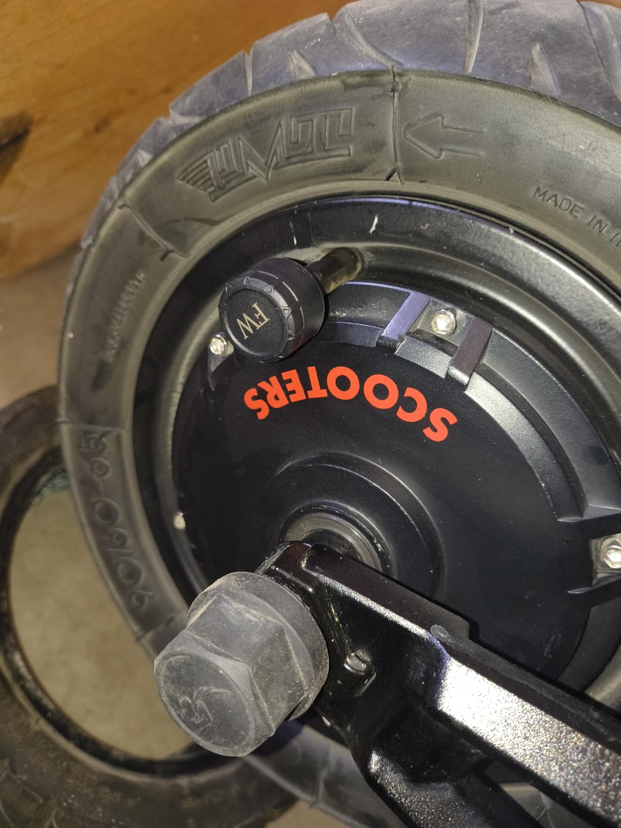 Motorcycle Tire Pressure Monitoring System, Motorcycle TPMS with 2 External Sensors, LCD Display, USB charging, IP67 Waterproof, Motorbike Tyre Temperature Alarm, Two-Wheeled Motorcycle TPMS customer photo 2