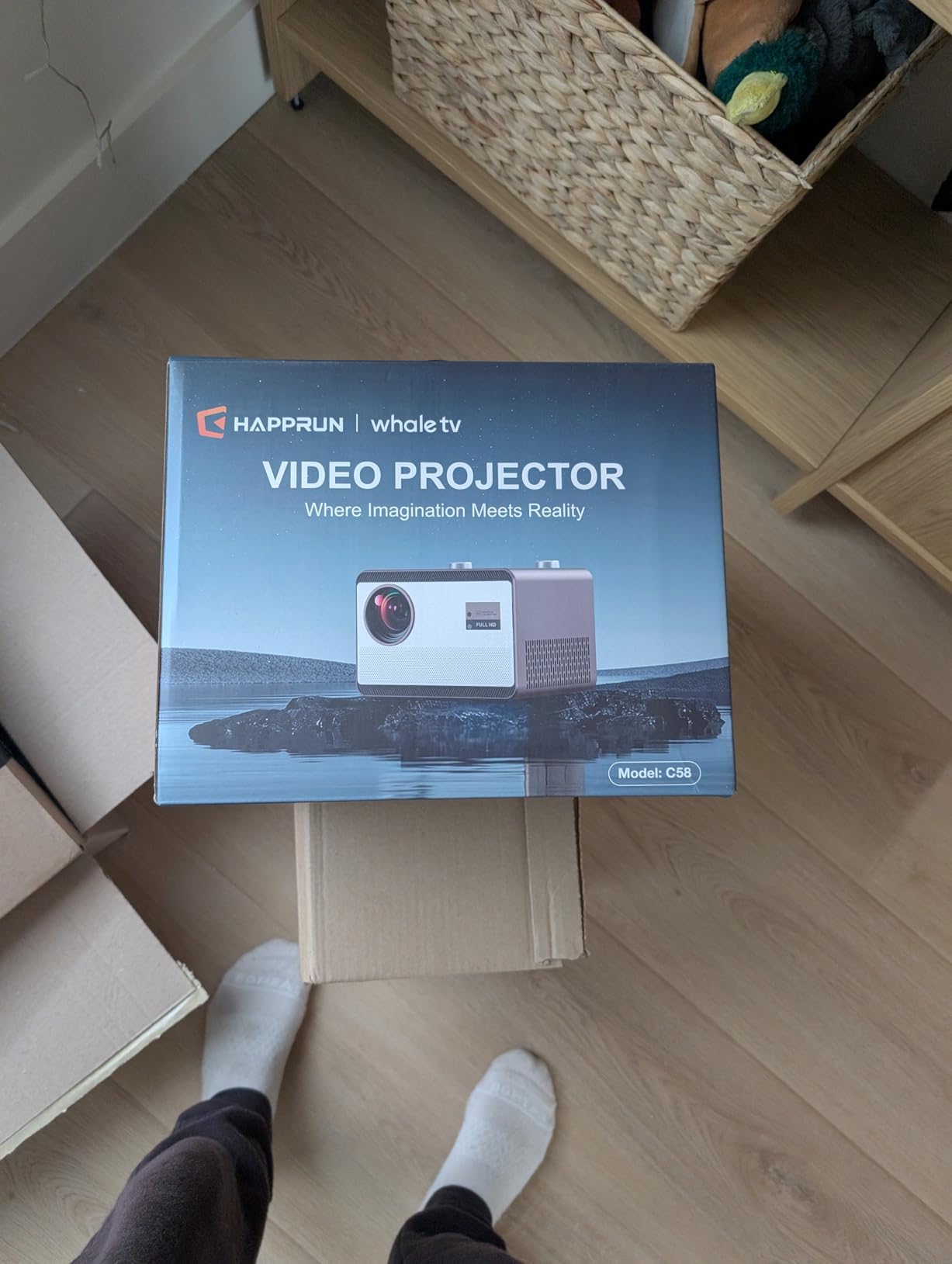 Projector 4K with WiFi and Bluetooth [2000 ANSI/AI Auto Focus/Built in Apps], Outdoor Movie Projector with Smart TV OS 2.0 & Dolby, HAPPRUN Home Theater Projector for Indoor/Outdoor Use customer photo 2