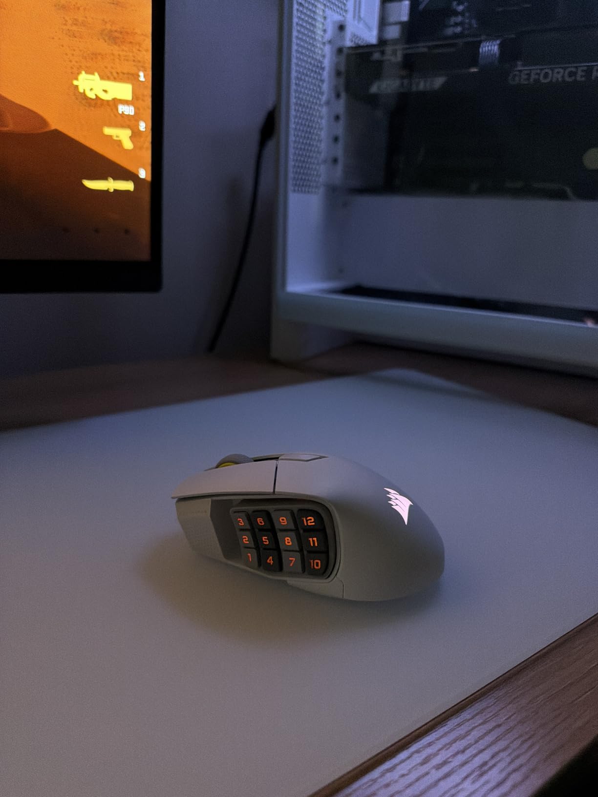 Corsair Scimitar Elite Wireless SE MMO PC Gaming Mouse - 33,000 DPI, 16 Programmable Buttons, Key Slider, Elgato Virtual Stream Deck, 1,000Hz Polling, Up to 150-Hour Battery - Gunmetal customer photo 1