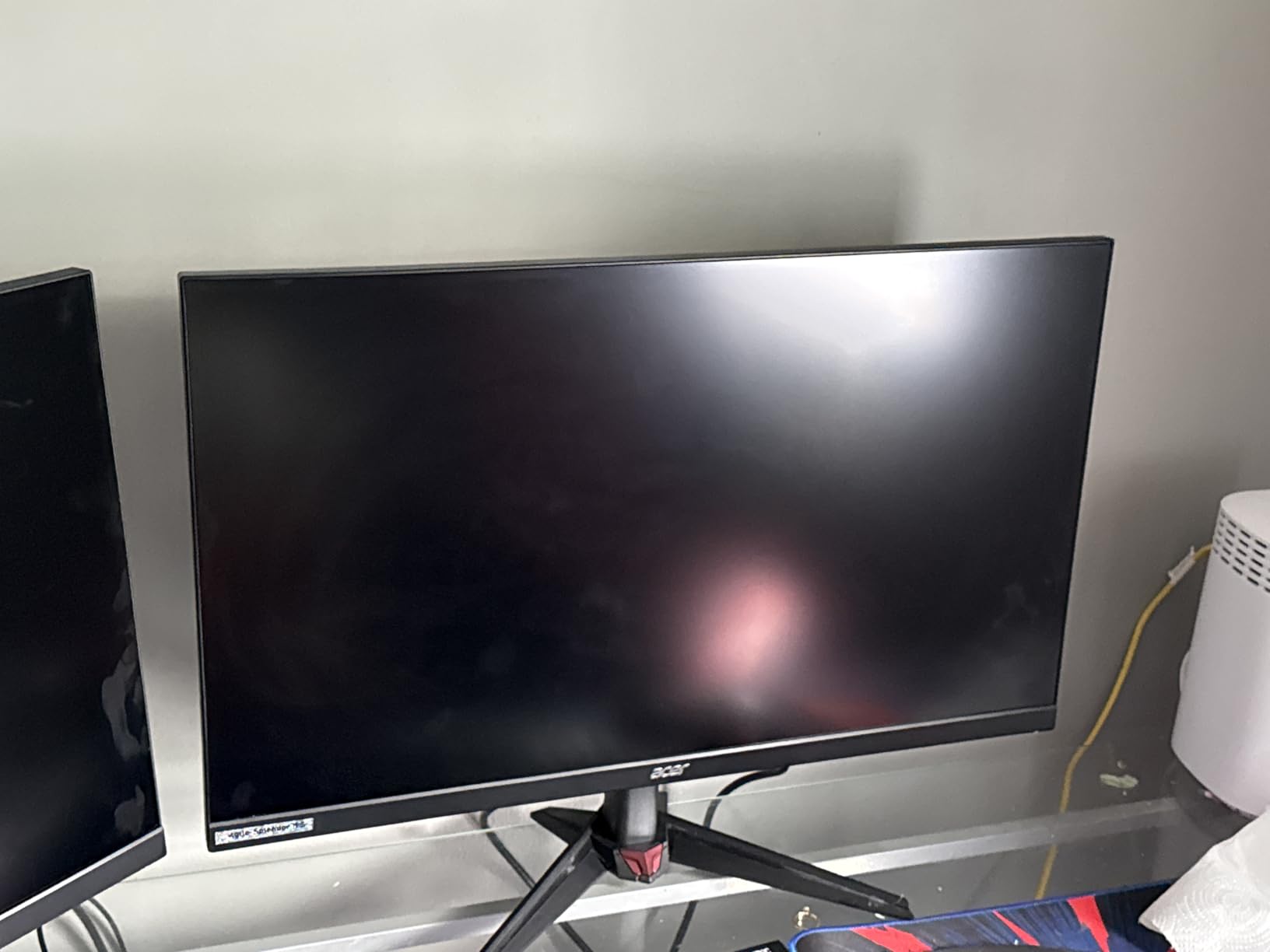 Acer Nitro 27-inch 4K UHD 3840 x 2160 Gaming IPS Monitor / AMD FreeSync Premium / Up to 160Hz Refresh Rate with DFR to FHD 320Hz / Up to 0.5ms / 1 x Display Port 1.4 & 2 x HDMI 2.1 Ports / VG270K V4bmiipx customer photo 1