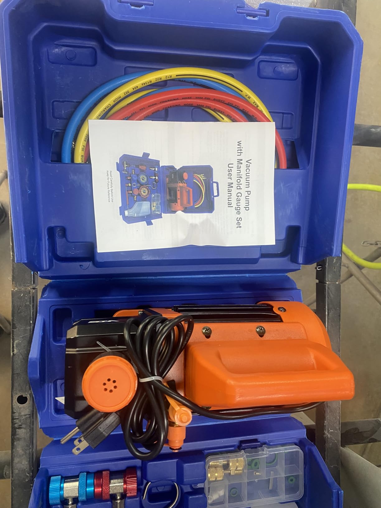 4.5 CFM AC Vacuum Pump and Gauge Set,for Mini Split,HVAC,Auto Systems,Manifold Gauge Kit Compatible with R22, R32, R134a,R410a,Includes 3 Hoses,R134a Can Tap,Upgraded Trifold Storage Case customer photo 1