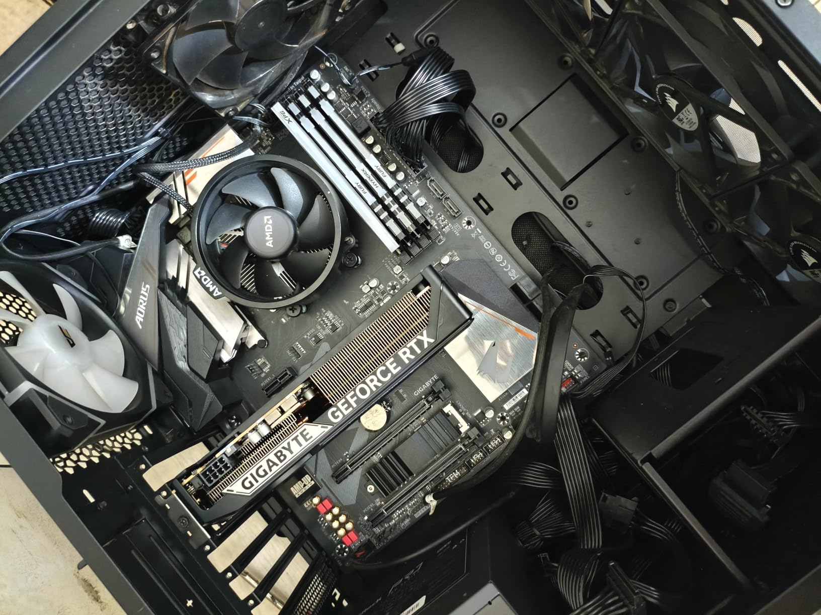 GIGABYTE GeForce RTX 5060 WINDFORCE OC 8G Graphics Card, 8GB 128-bit GDDR7, PCIe 5.0, NVIDIA Blackwell Architecture customer photo 2