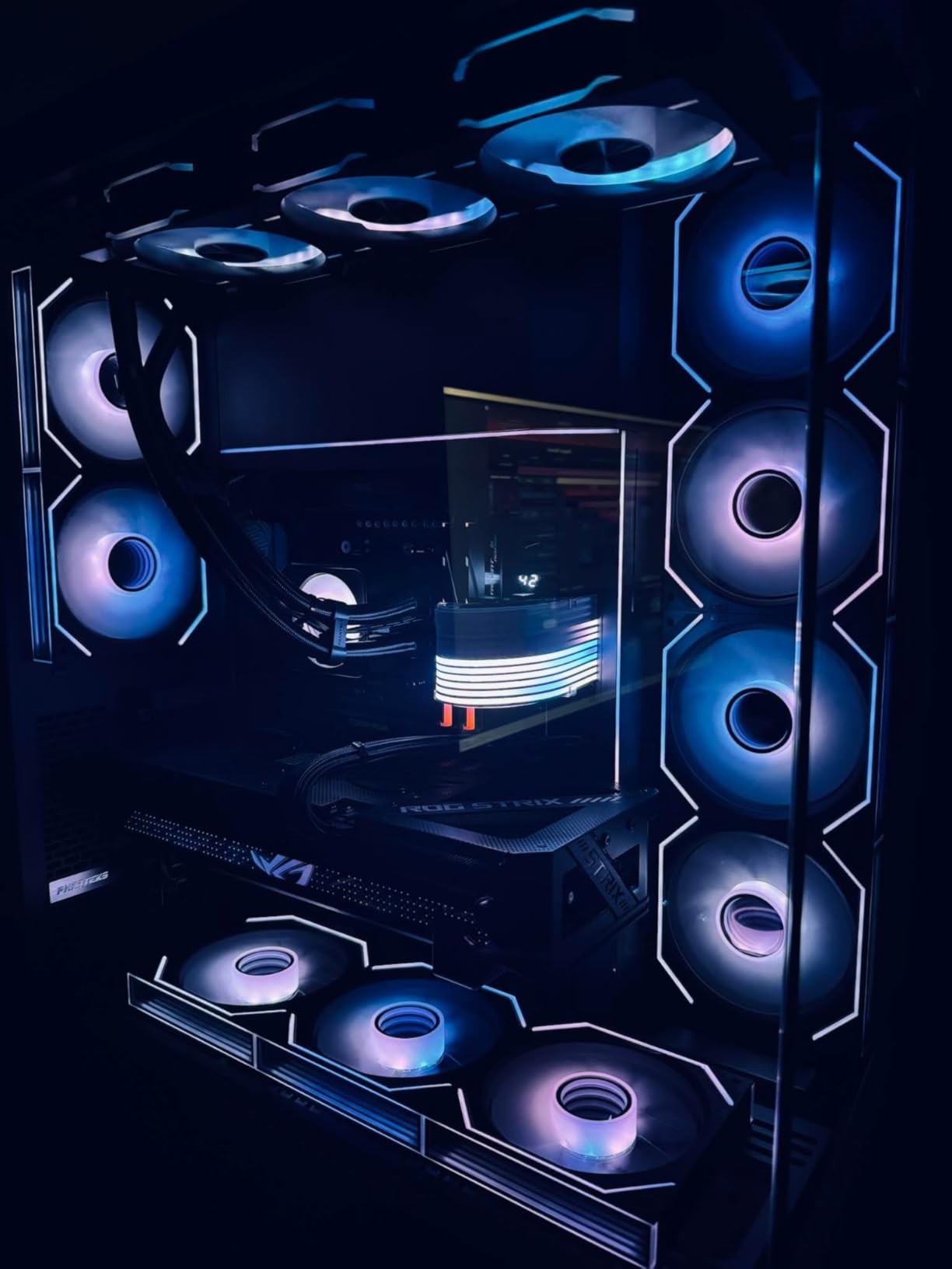 ROG Strix GeForce RTX 5070 Ti OC Edition 16GB GDDR7 Graphics Card, NVIDIA (PCIe 5.0, HDMI/DP 2.1, 3.2-Slot, Axial-tech Fans, MaxContact Design with Vapor Chamber) customer photo 2