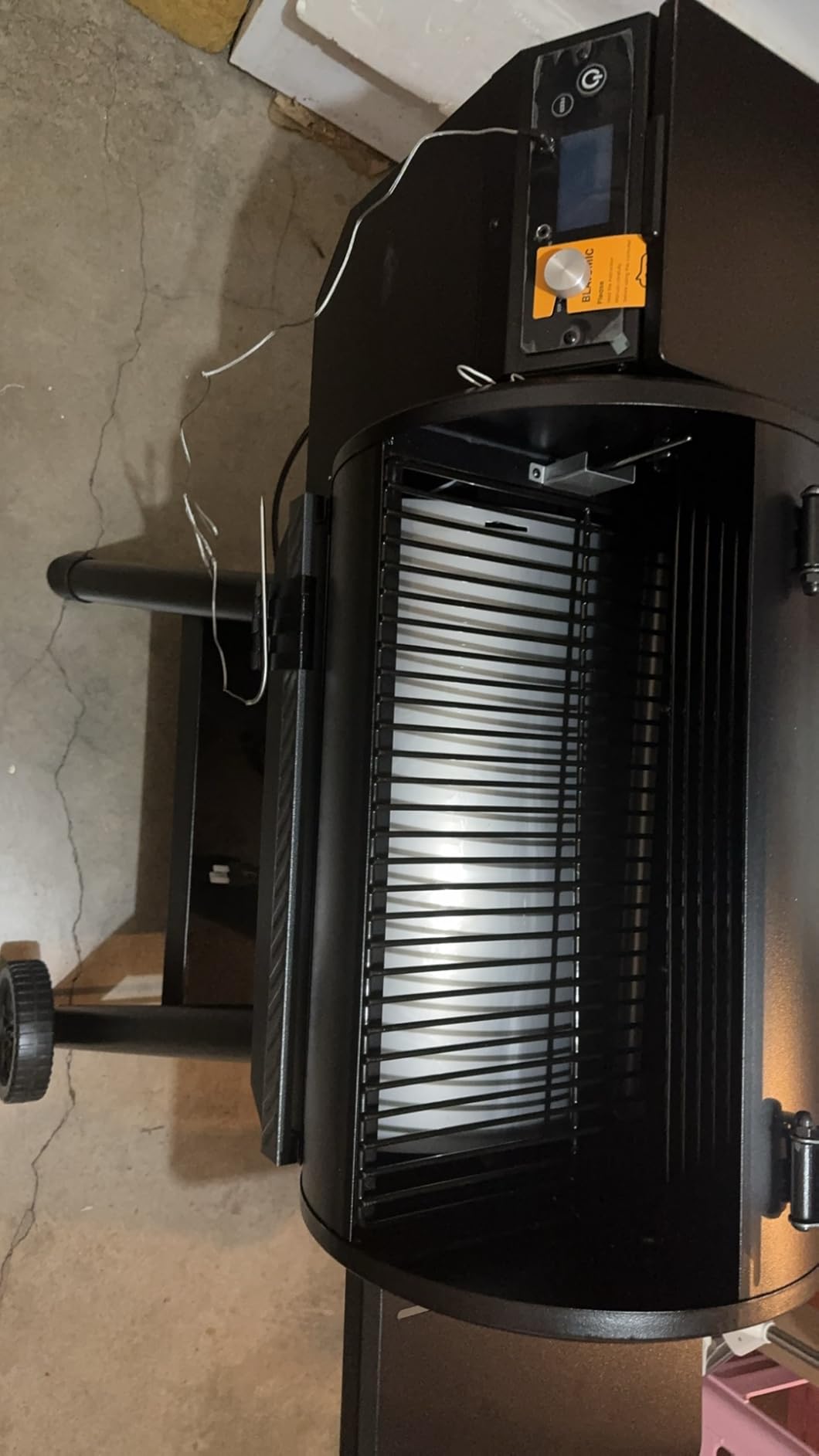 LCD Control Wood Pellet Smoker Grill, 456 SQ. IN Cook Area, Pellet Grill with Auto Feed & Leaking Waste, 500°F Max Temperature, 8 in 1 BBQ Grill with Meat Probe, Side Table with Hooks customer photo 2