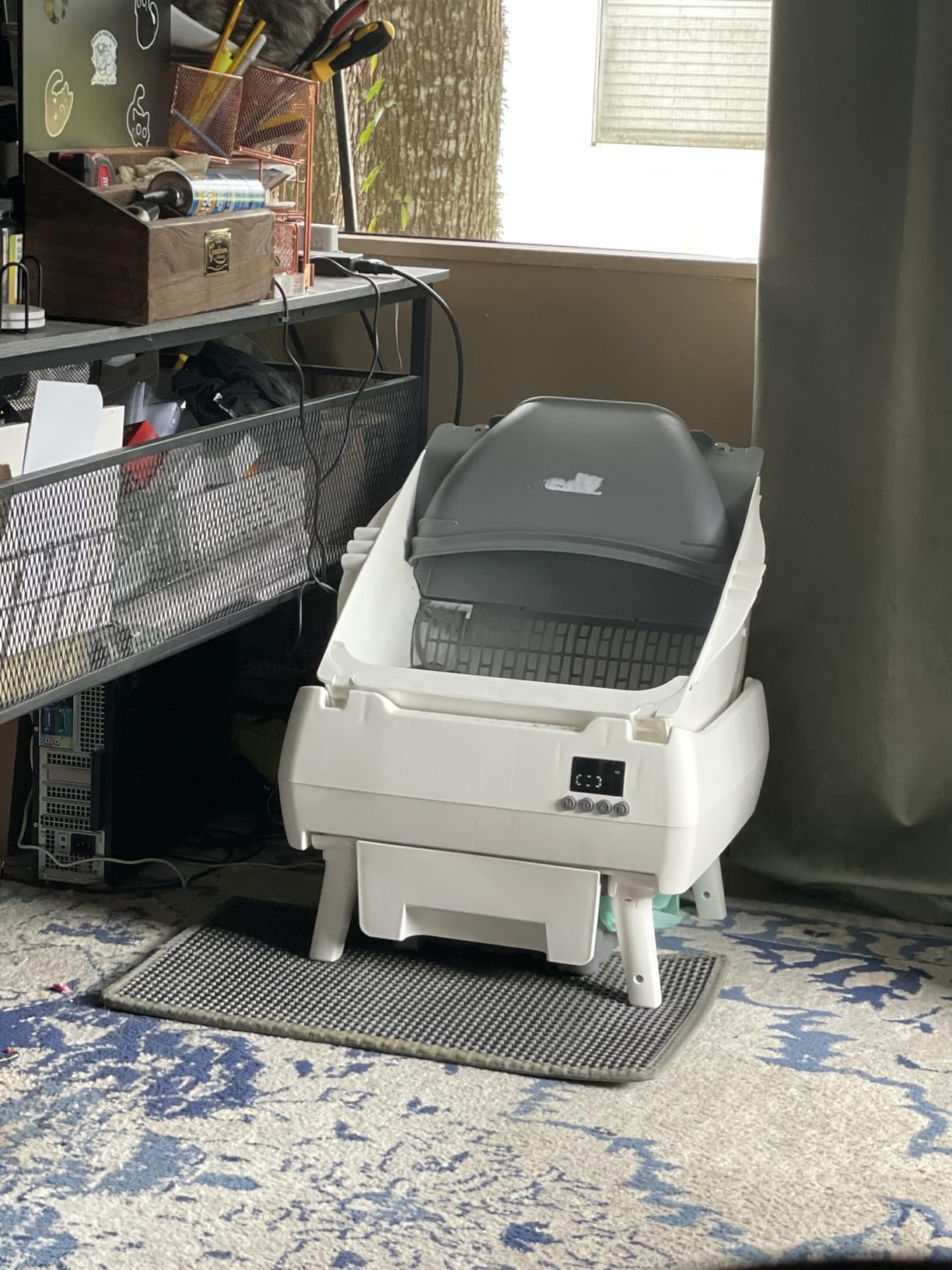 Automatic Cat Litter Box Self Cleaning - App Control, Open-Design, Smart Health Monitor, Suitable for Medium Cats and Kittens, Anti-Pinch Safety, Quiet Operation - White customer photo 2