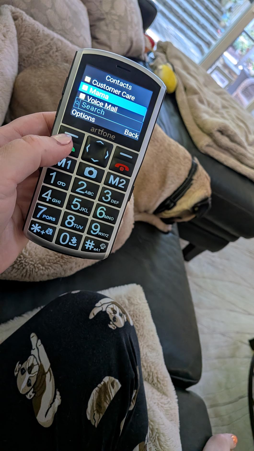A400 Pro Silver - Large Button Cell Phone for Seniors丨4G LTE Unlocked Phones with SOS Button丨2MP Rear Camera丨Charging Dock丨1800mAh丨Dual SIM丨Speed Dial丨Volume Boost丨Hands-free丨Dumb Phone丨USB-C customer photo 1