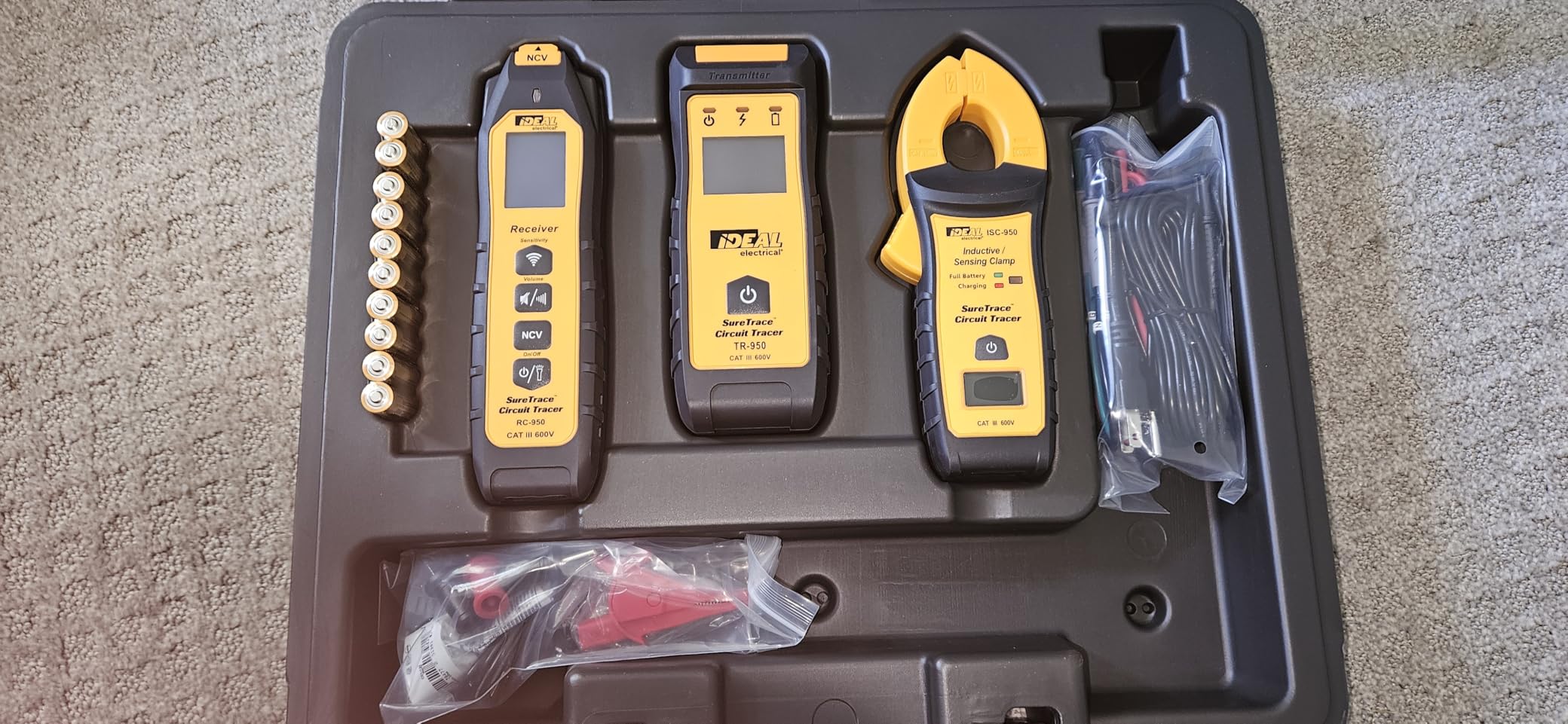 Ideal Electrical SureTrace Pro Circuit Tracer (61-950) 0-600 Volts AC/DC with Built-in Continuity Test, Amperage and Voltage Measurement, and Receptacle Testing - Find Breakers, Faults, and More customer photo 2
