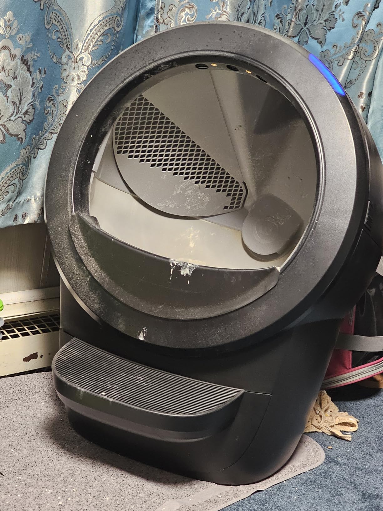 Litter-Robot 4 Supply Bundle by Whisker, Black - Automatic, Self-Cleaning Cat Litter Box, Includes Litter-Robot 4, 3 OdorTrap Refills, 10 Liners, 30 Cleaner Wipes, & 2 Carbon Filters customer photo 1