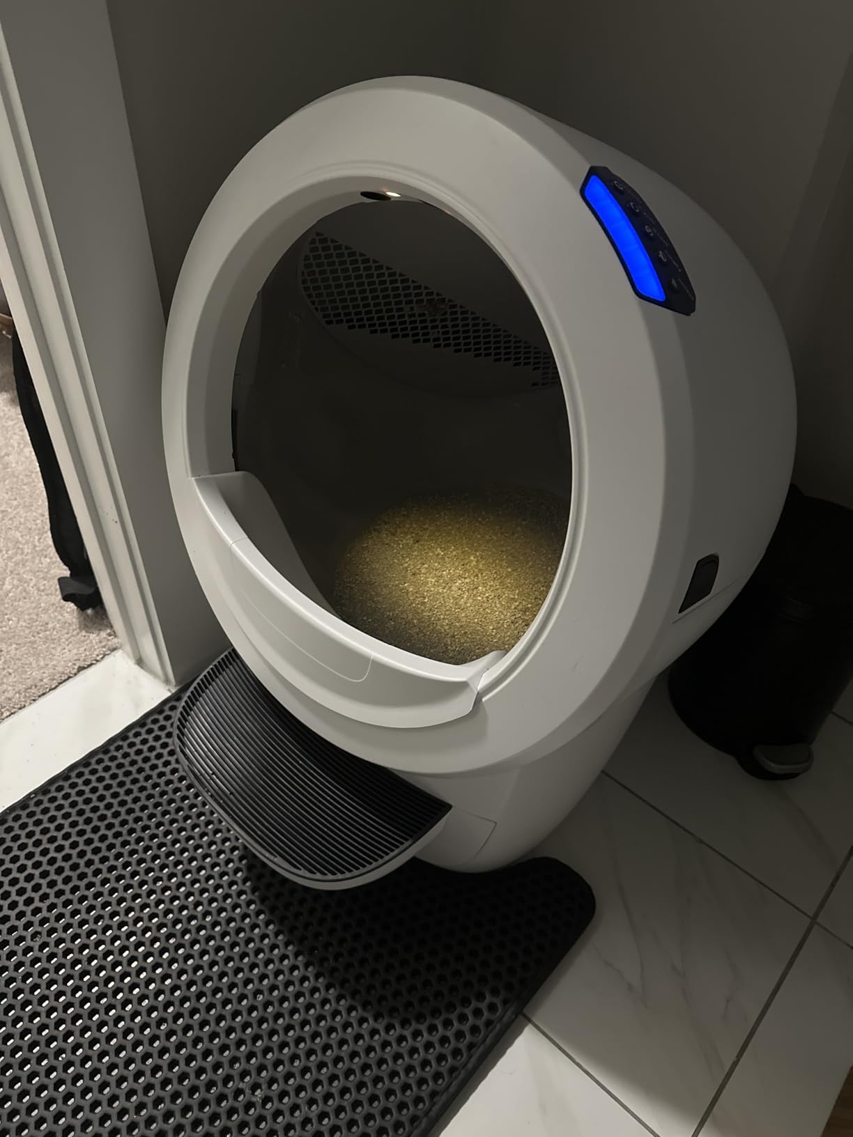 Litter-Robot 4 Supply Bundle by Whisker, Black - Automatic, Self-Cleaning Cat Litter Box, Includes Litter-Robot 4, 3 OdorTrap Refills, 10 Liners, 30 Cleaner Wipes, & 2 Carbon Filters customer photo 2