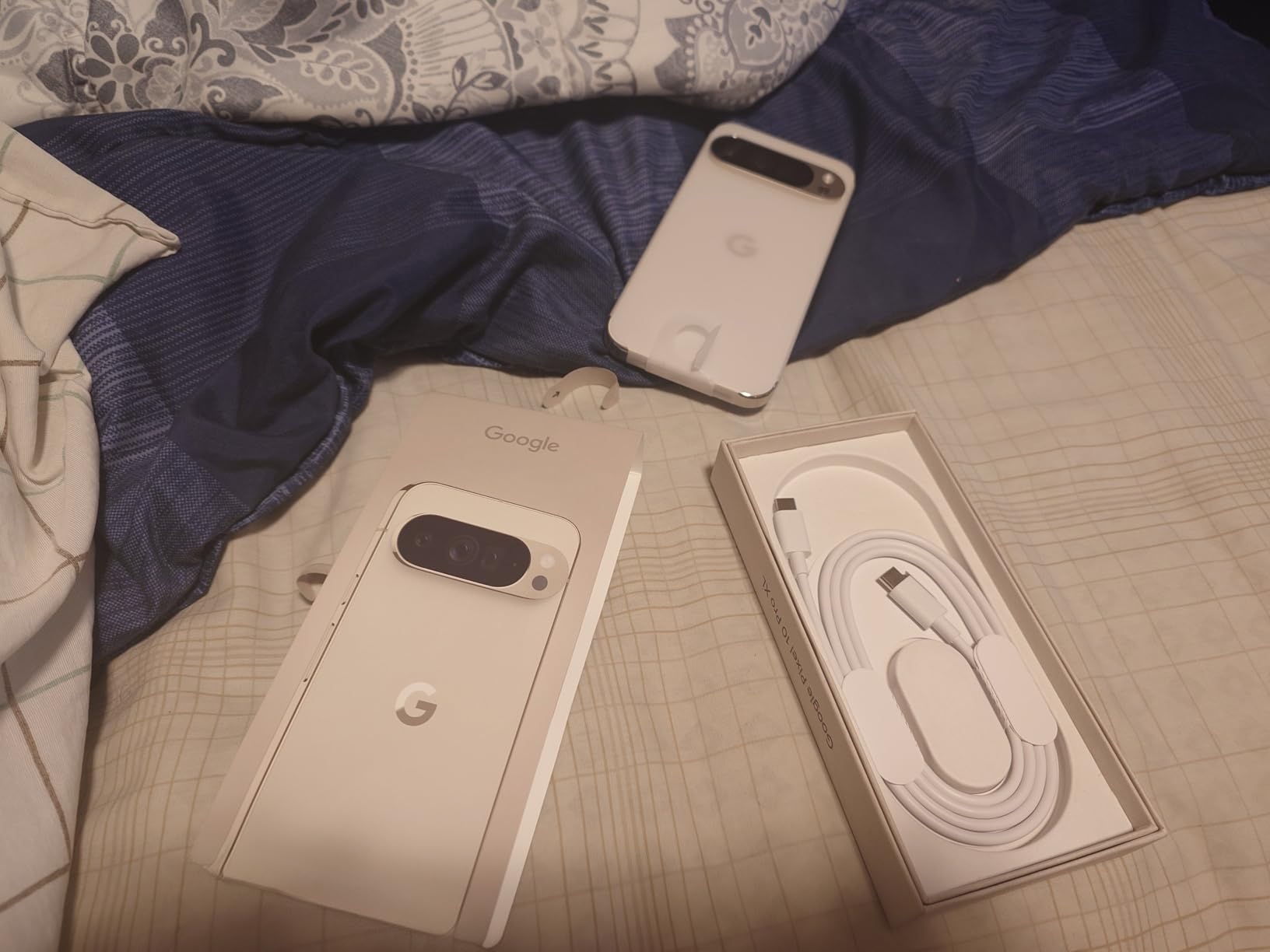 Pixel 10 Pro XL - Unlocked Android Smartphone - Gemini AI Assistant, Triple Rear Camera System, Fast-Charging 24+ Hour Battery, and 6.8