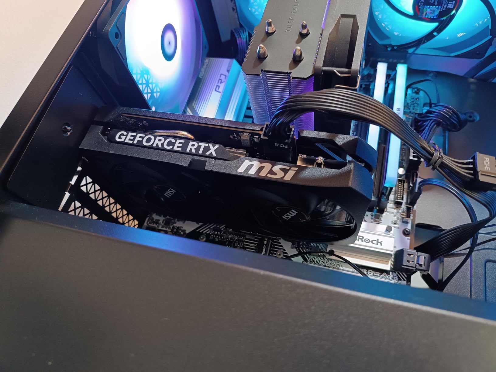 msi Gaming RTX 5050 8G Shadow 2X OC Graphics Card (8GB GDDR6,128-bit, Extreme Performance: 2617 MHz, DisplayPort x3 2.1a, HDMI 2.1b, NVIDIA Blackwell Architecture) customer photo 2