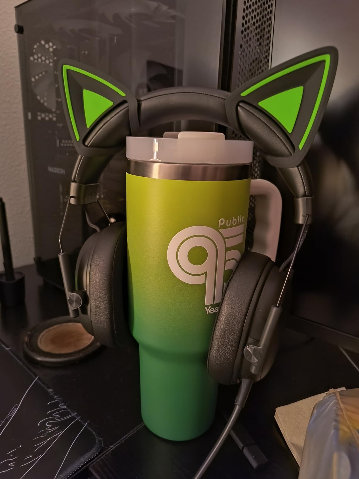 Razer BlackShark V3 X HyperSpeed Wireless Gaming Headset for PC: 50mm Drivers - Cardioid Mic - 2.4 GHz, Bluetooth, USB - Works with Mac, PS5, Nintendo Switch, Smartphone - 70 Hr Battery - Black customer photo 1