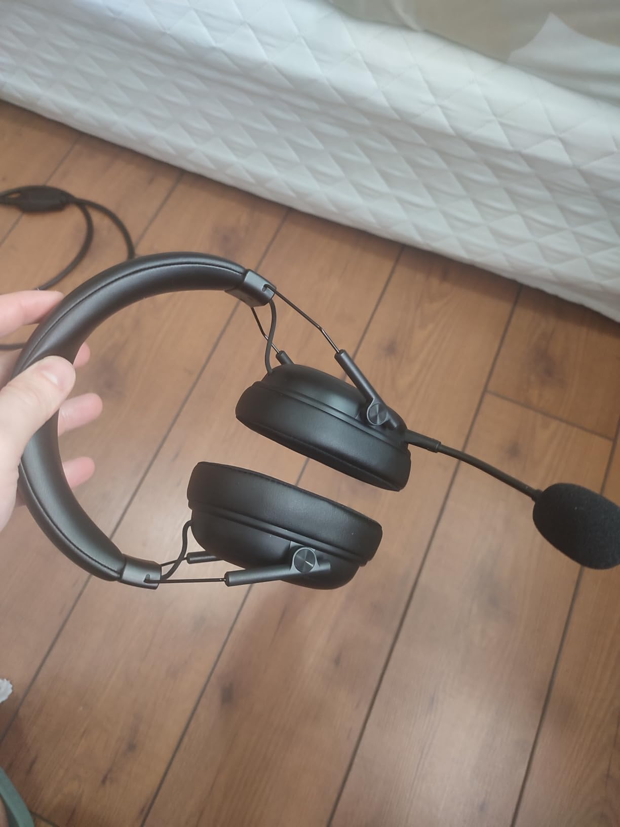 Razer BlackShark V3 X HyperSpeed Wireless Gaming Headset for PC: 50mm Drivers - Cardioid Mic - 2.4 GHz, Bluetooth, USB - Works with Mac, PS5, Nintendo Switch, Smartphone - 70 Hr Battery - Black customer photo 2