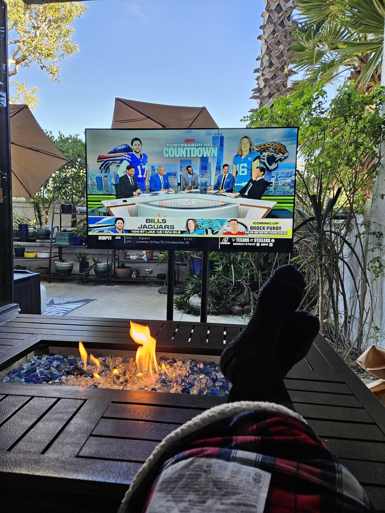 Hisense 43-inch E6 Cinema Series Hi-QLED 4K UHD Smart Fire TV (43E6QF, 2025 Model) - AI Light Sensor, Dolby Vision/Atmos, Voice Remote with Alexa, Motion Rate 120, HDR 10+ Adaptive, Game Mode Plus customer photo 2