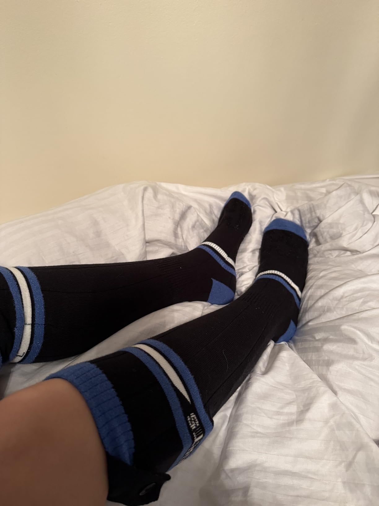 8000mAh*2 Heated Socks for Men Women with App Control,Large-Capacity Rechargeable Battery,360 Heating Warming,Electric Winter Socks,Foot Sole Heating,Foot Warmer for Skiing,Hiking,Hunting,Outdoor customer photo 1