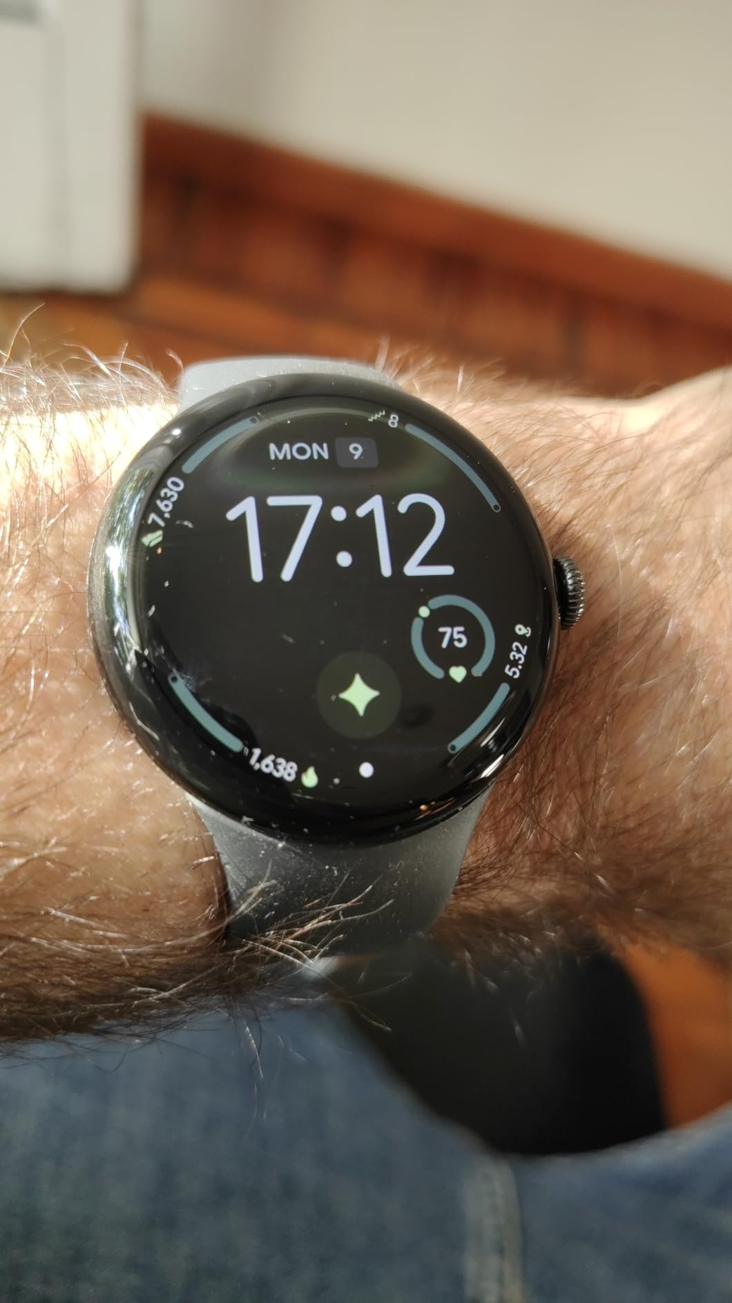 Google Pixel Watch 4 (41mm) - Android Smartwatch with Heart Rate and Sleep Tracking - 30-Hour Battery - Fitness Tracking - Google AI - Polished Silver Aluminum Case - Porcelain Active Band - Wi-Fi customer photo 2
