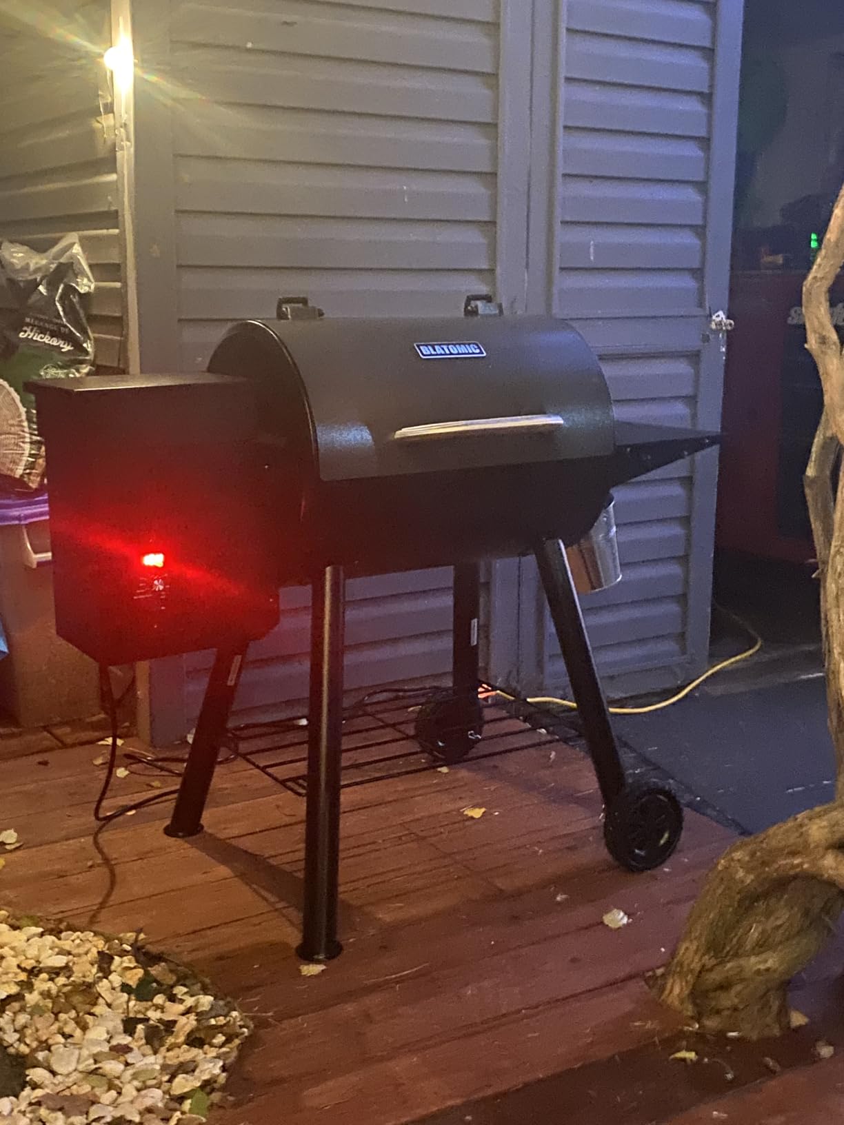 Wood Pellet Grill, 440 SQ. IN Cook Area Pellet Smoker Grill, 12LBS Hopper Pellets Grill, 500℉ Max Temperature&Auto Feed, 8 in 1 BBQ Grill Outdoor with Side Table, Grease Bucket customer photo 2