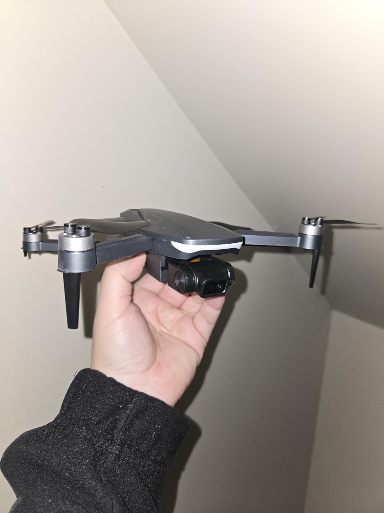 GPS Drones with Camera for Adults 4K, FPV Drone Under 249g with Brushless Motor, GPS Auto Return, Follow Me, Waypoint Flight, Foldable Drone with Gesture Control, 46Mins with 2 Batteries, Black Gray customer photo 1