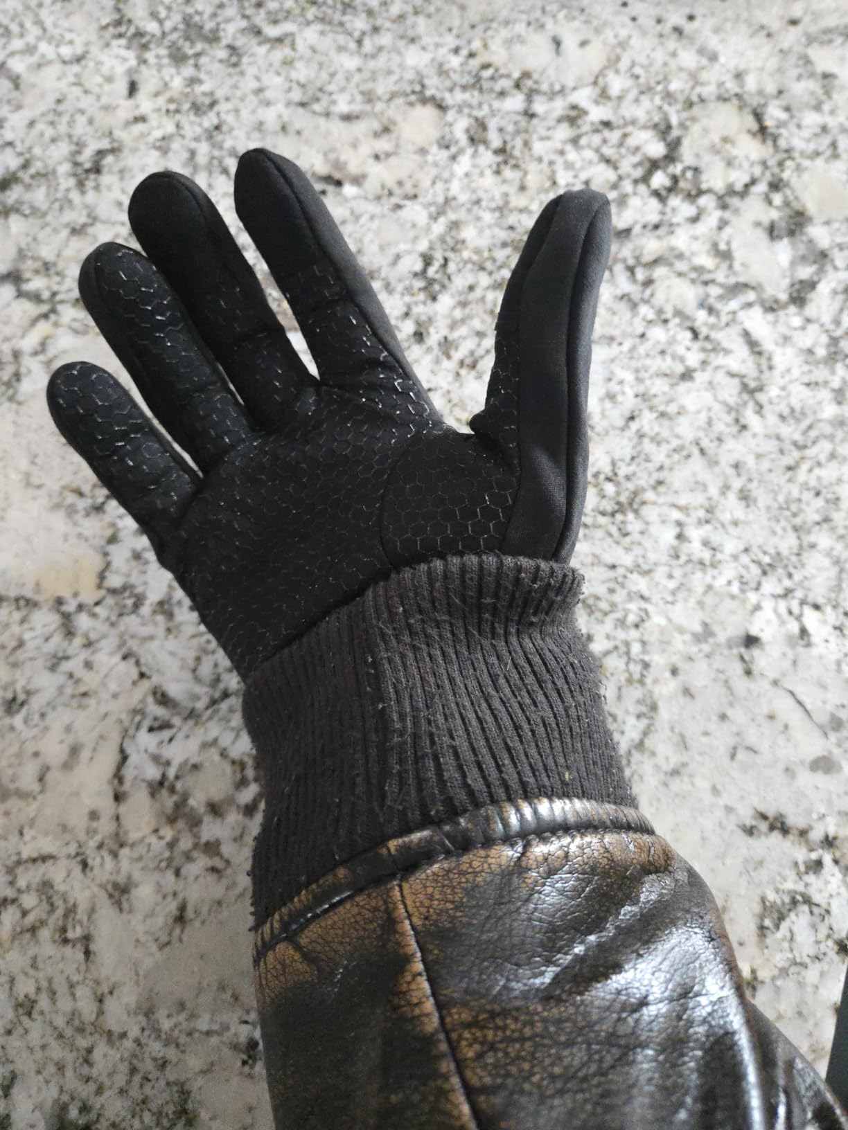 Heated Gloves Liners for Men Women, Rechargeable Hand Warmer Heating Gloves with Touchscreen, Ultrathin Electric Heated Ski Glove for Winter Outdoor Work Hunting Motorcycle Hiking Fishing Cycling customer photo 1