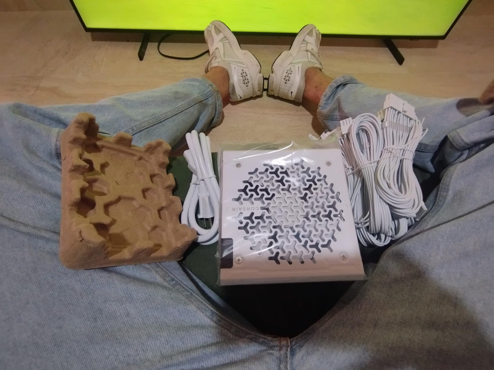 CORSAIR RM750e ATX 3.1 PCIe 5.1 Ready Fully Modular 750W Power Supply - 12V-2x6 Cable Included, Cybenetics Gold Efficiency, 105°C-Rated Capacitors, Modern Standby Mode - Black customer photo 2